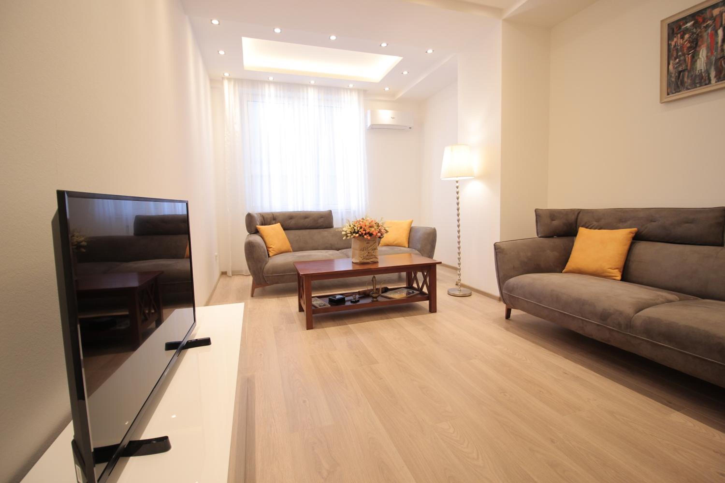 Shartava Deluxe Apartment
