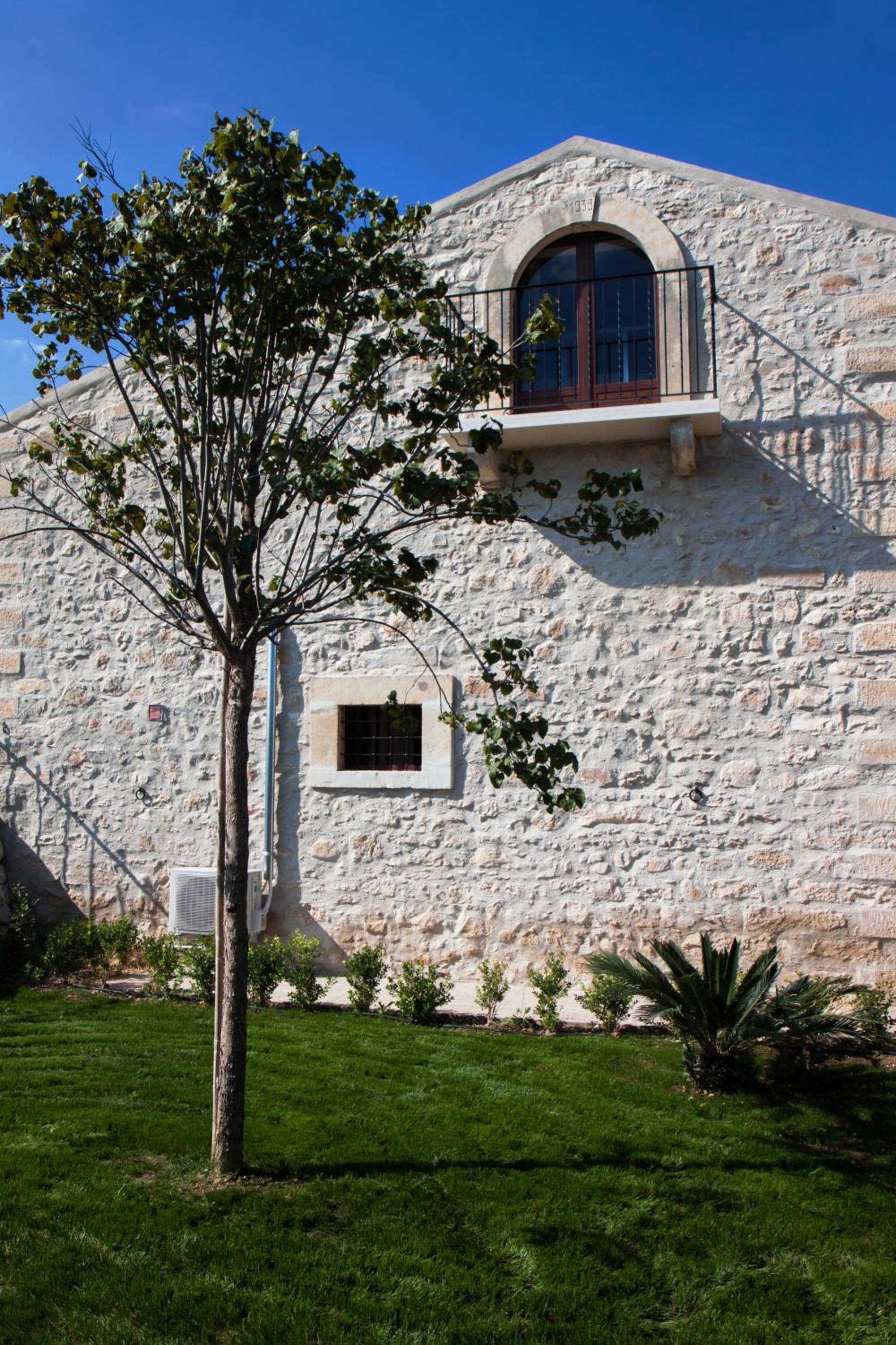 Serravalle Relais & Country Villa with private pool - Esclusive use view 4