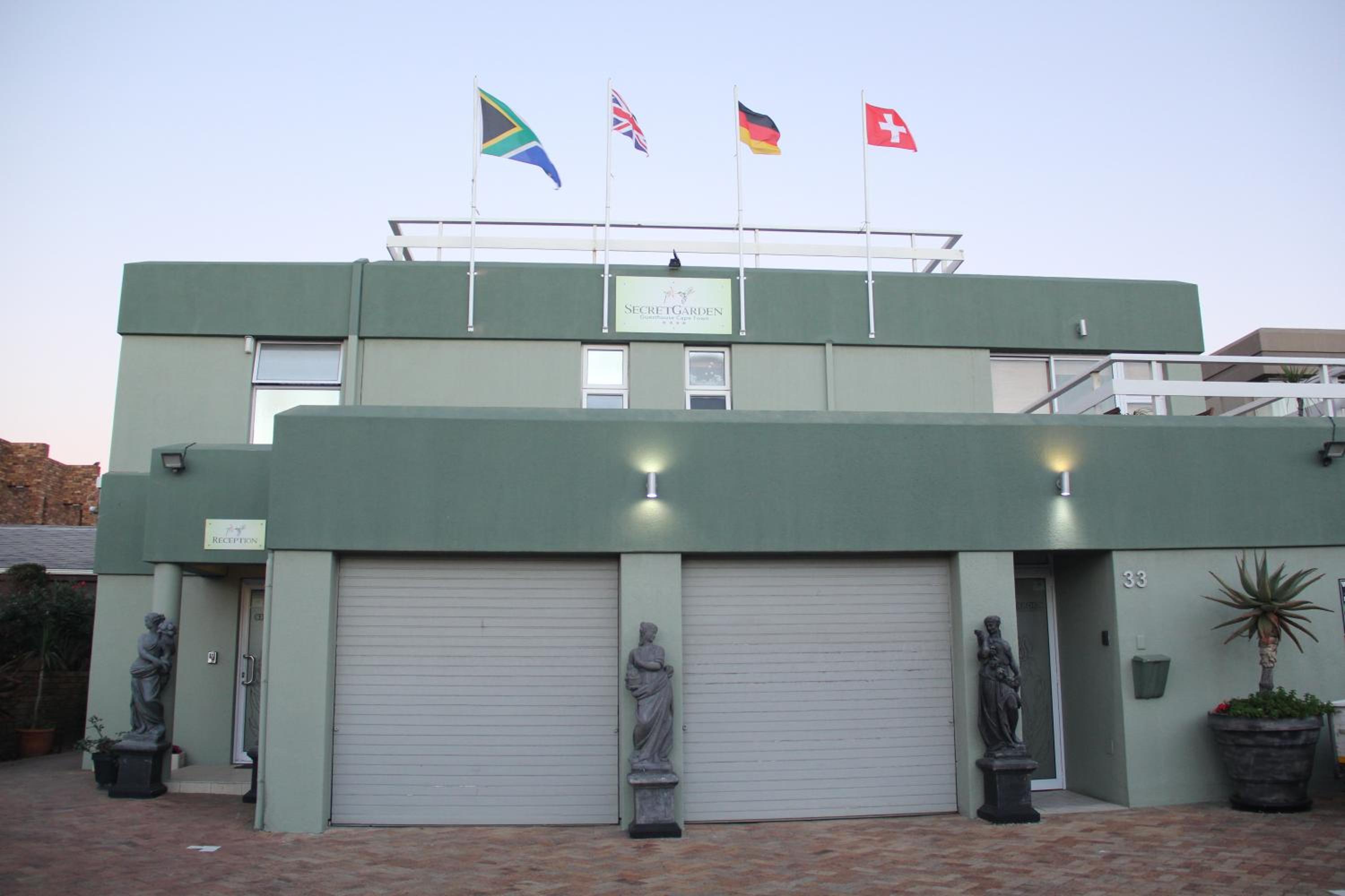 Hotel Secret Garden Guesthouse - Image 1