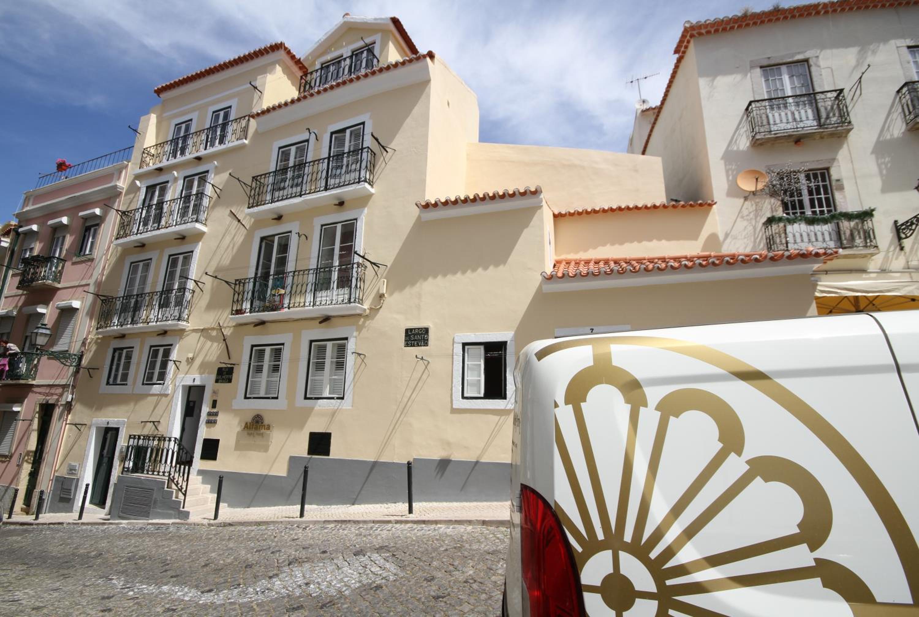 Alfama Right Point photo 5