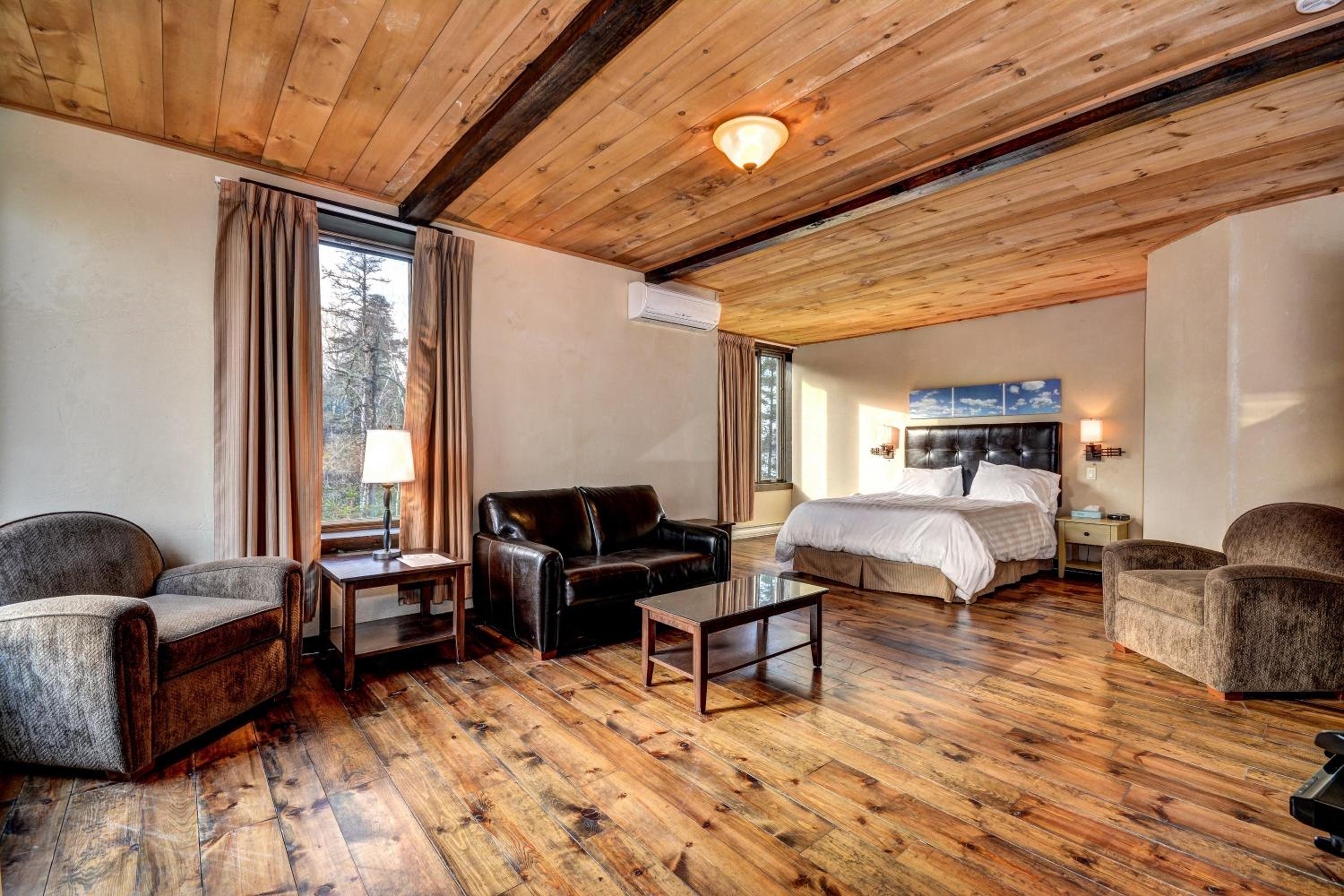 Les Condos Du Lac Taureau- Rooms & Condos
