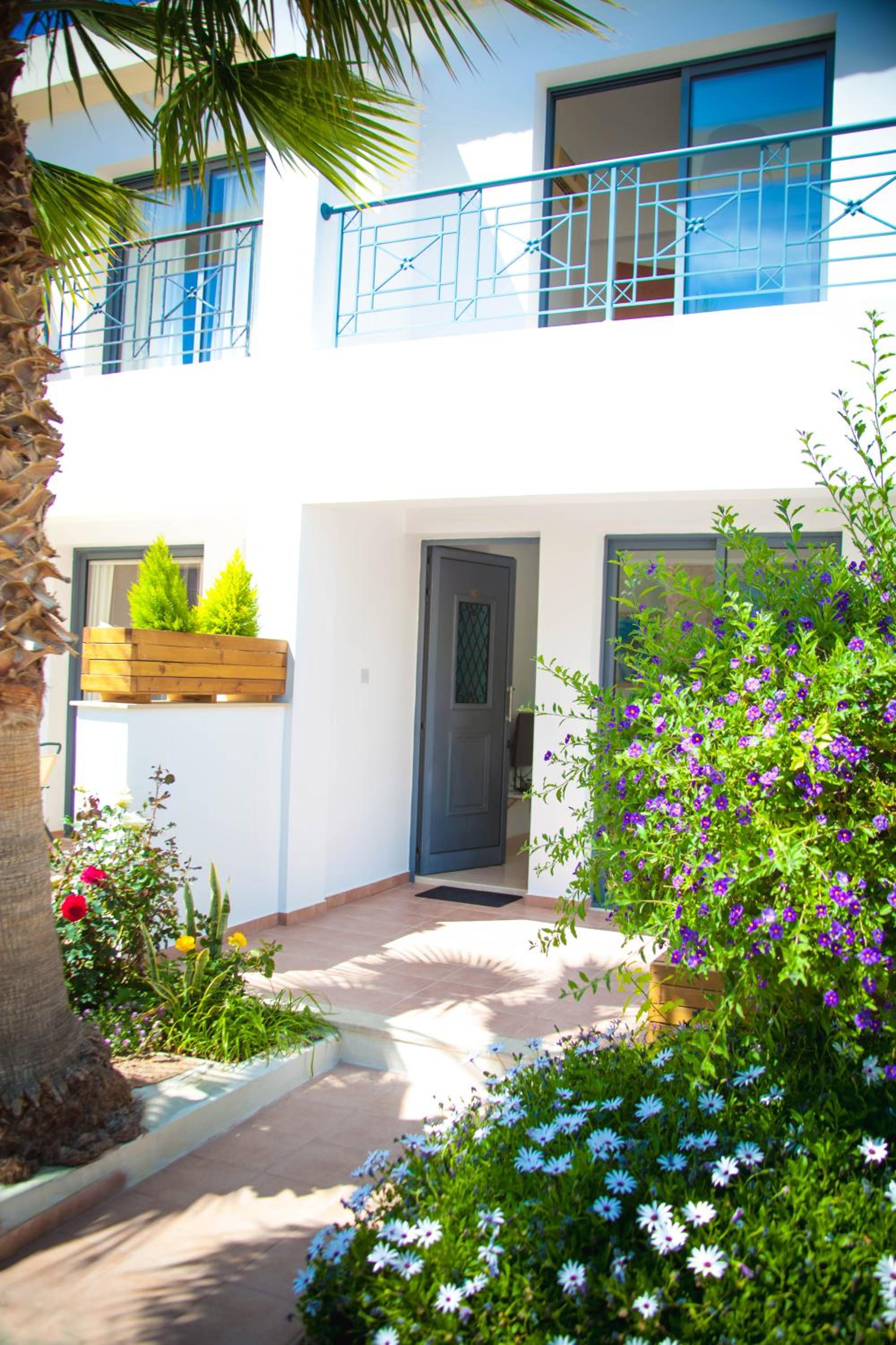 Julipapas Gardens