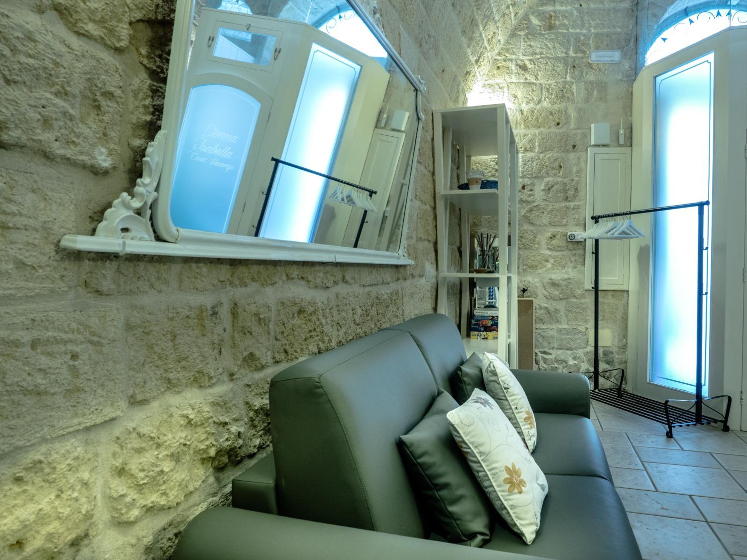 Donna Isabella photo 2