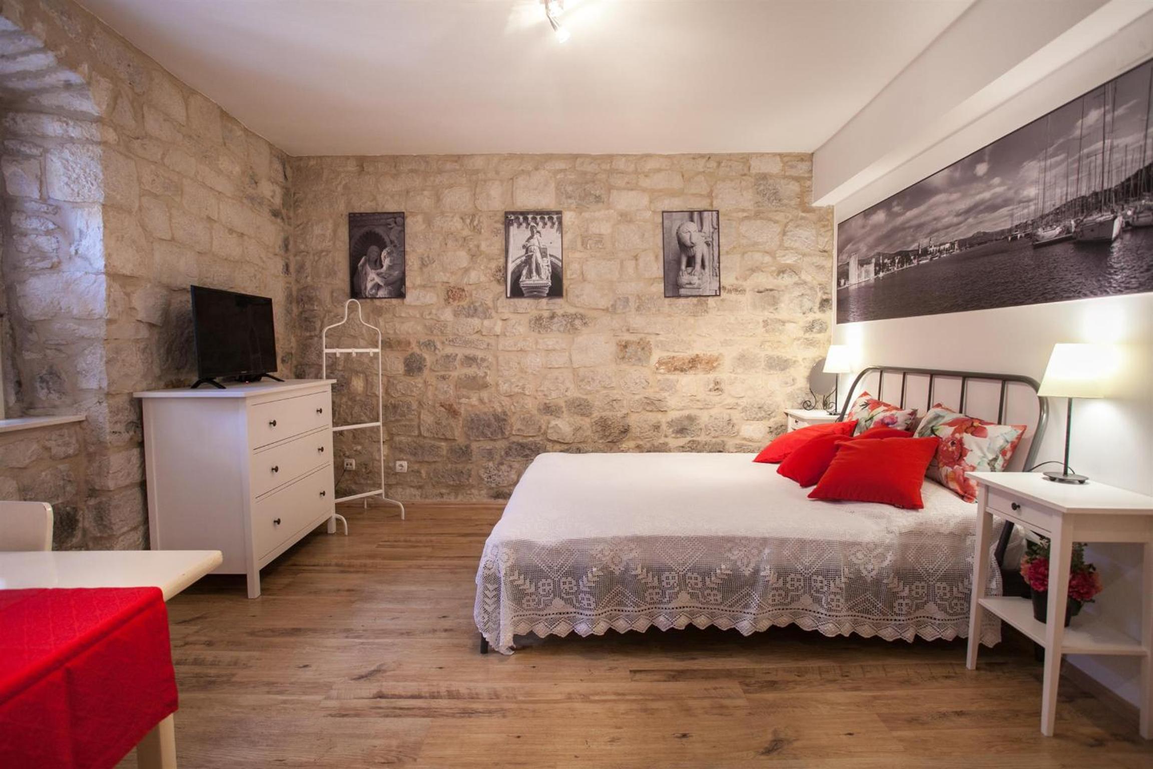Apartment & Room Ursa