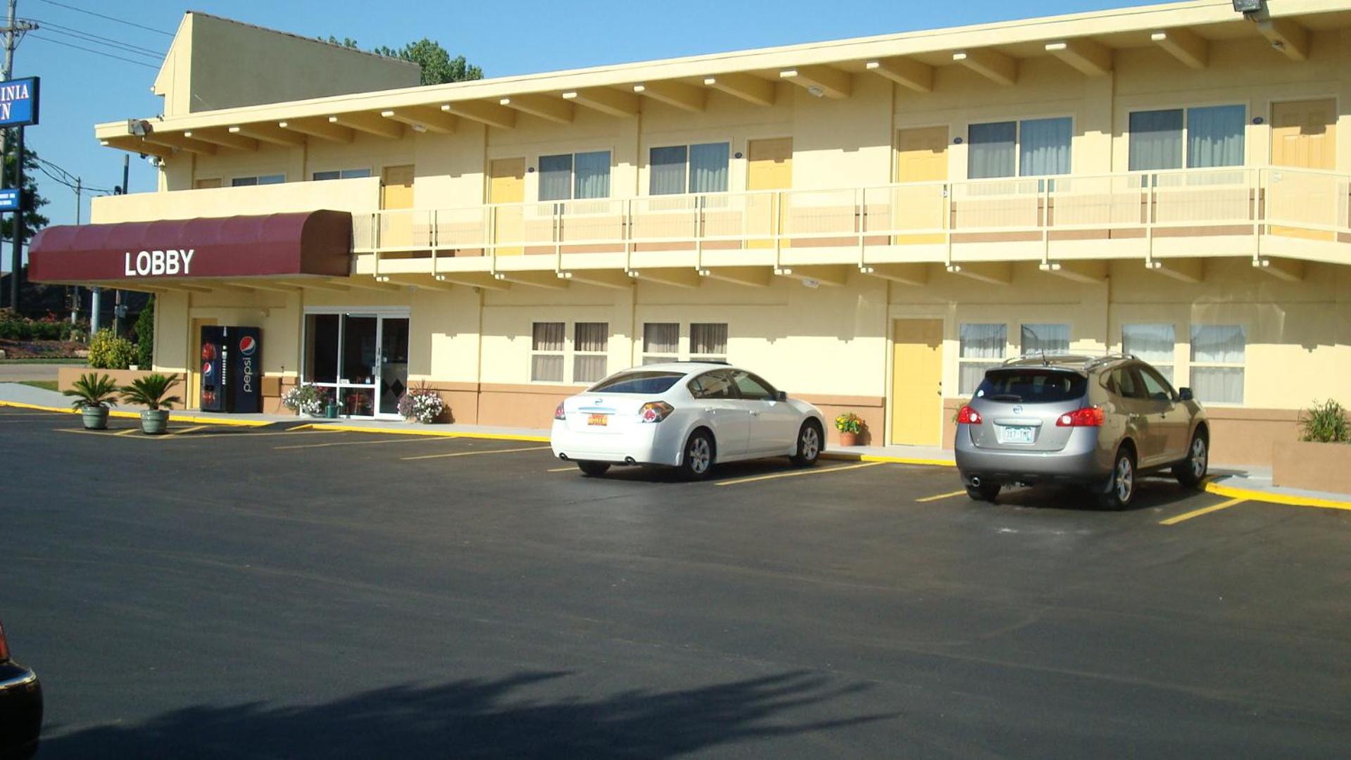 Lawrence Vacations - Virginia Inn - Property Image 27