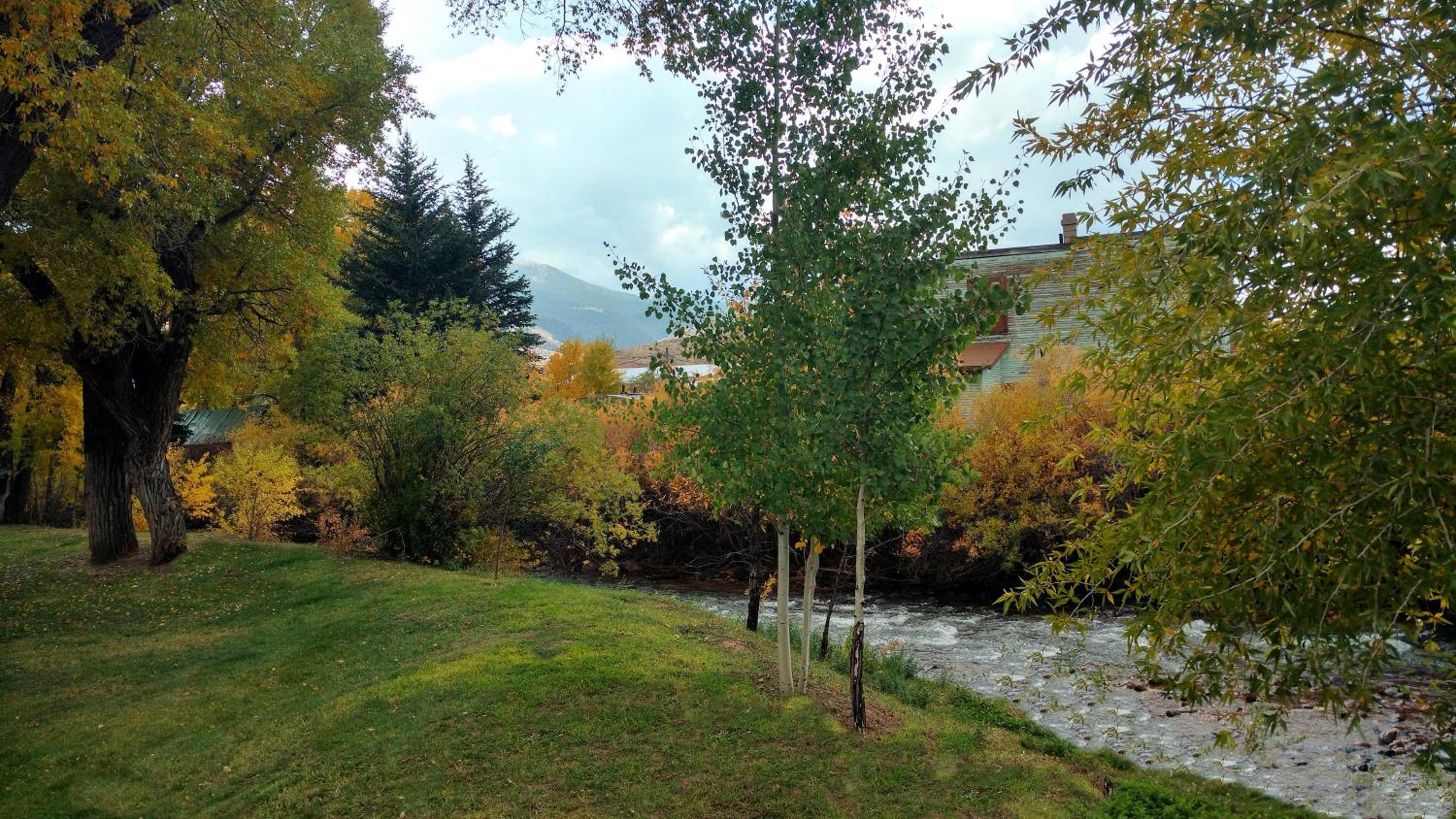 Stagecoach Inn & Suites