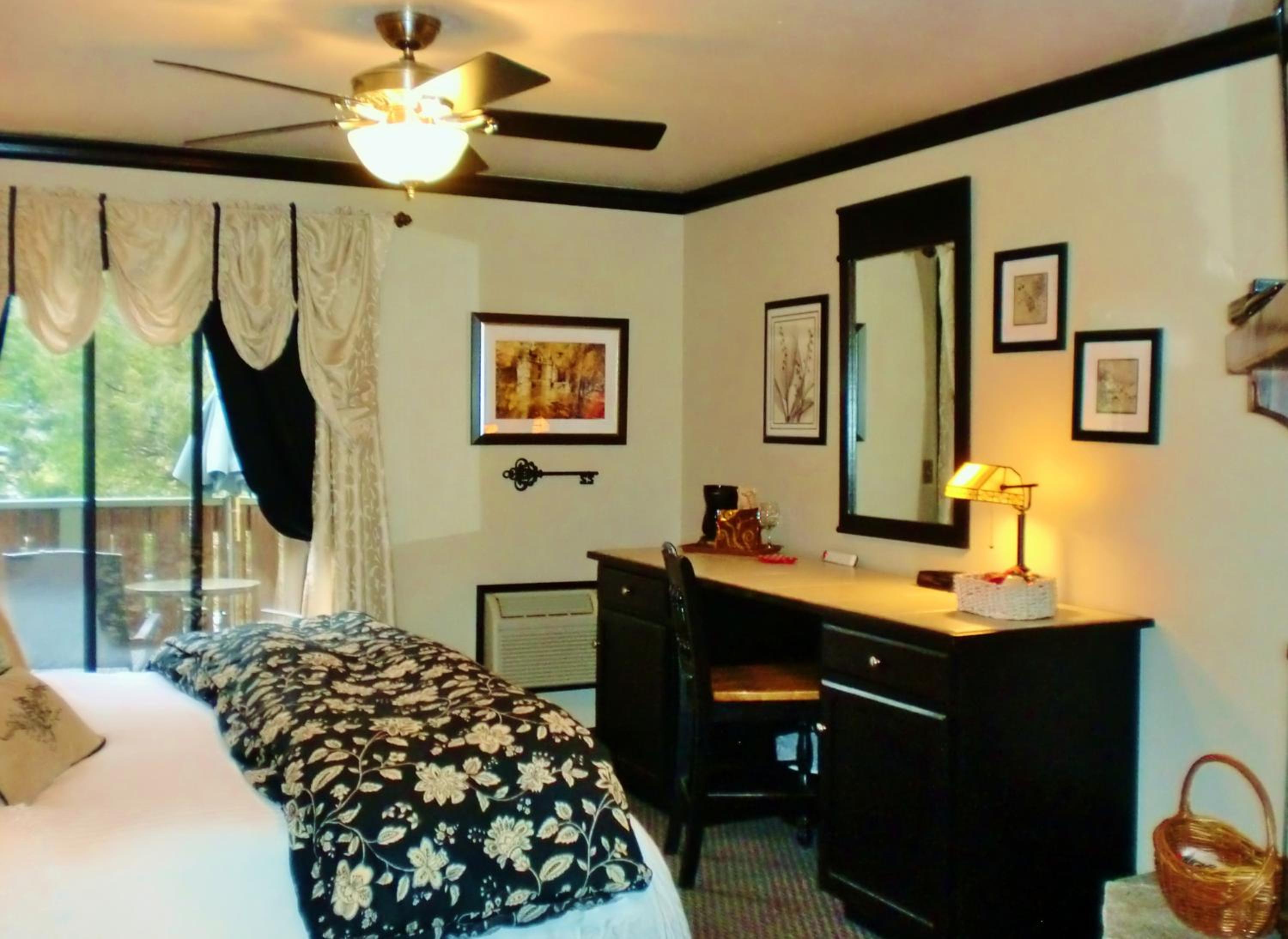 The North Shore Inn