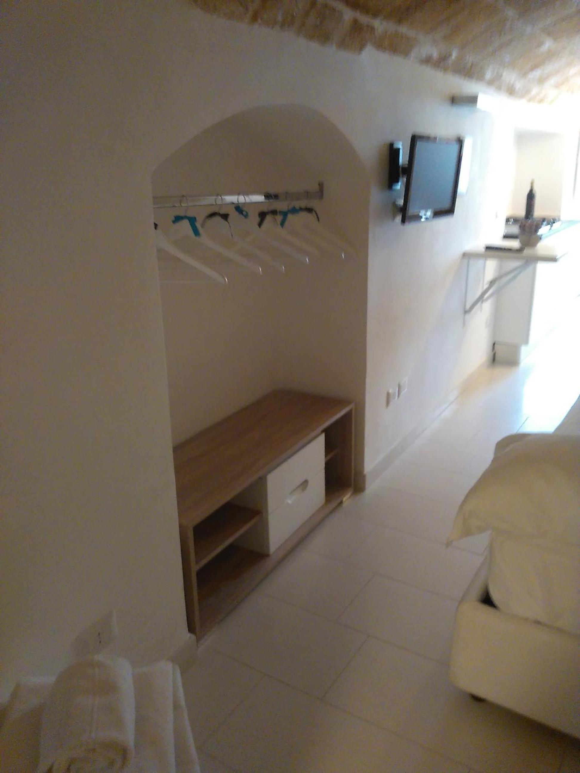 Photo 32