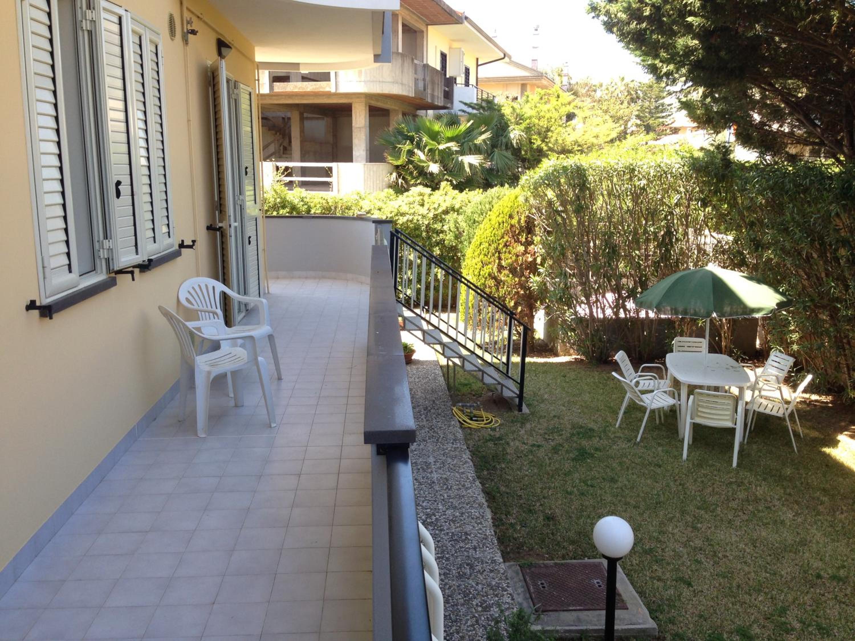 Photo 33