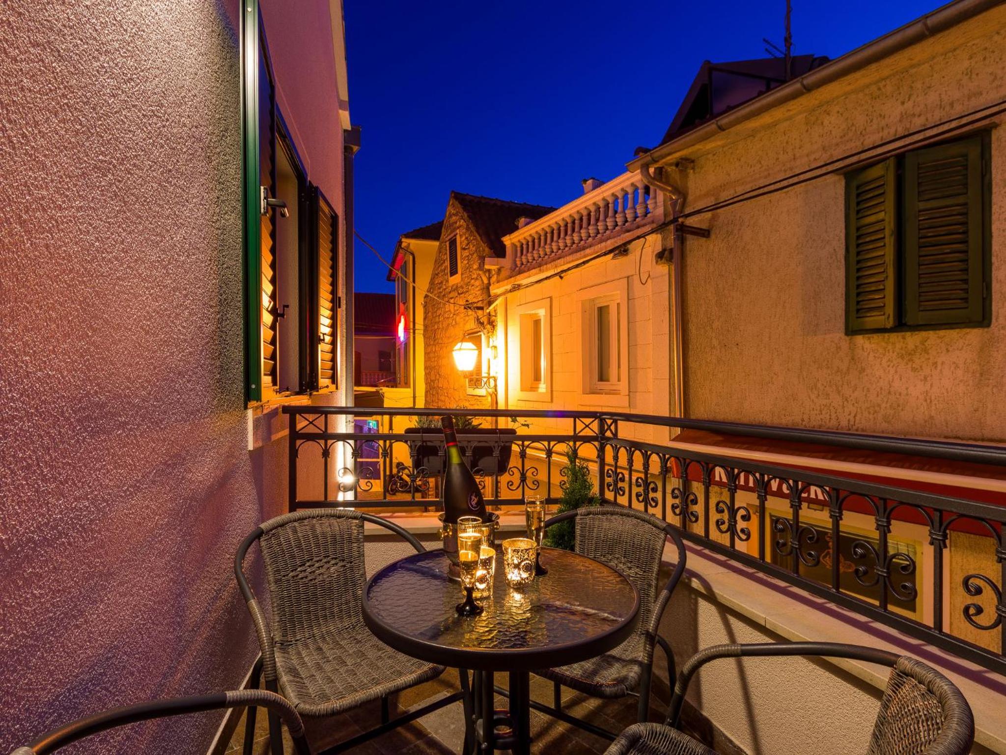 Navis Luxury Apartments view 4