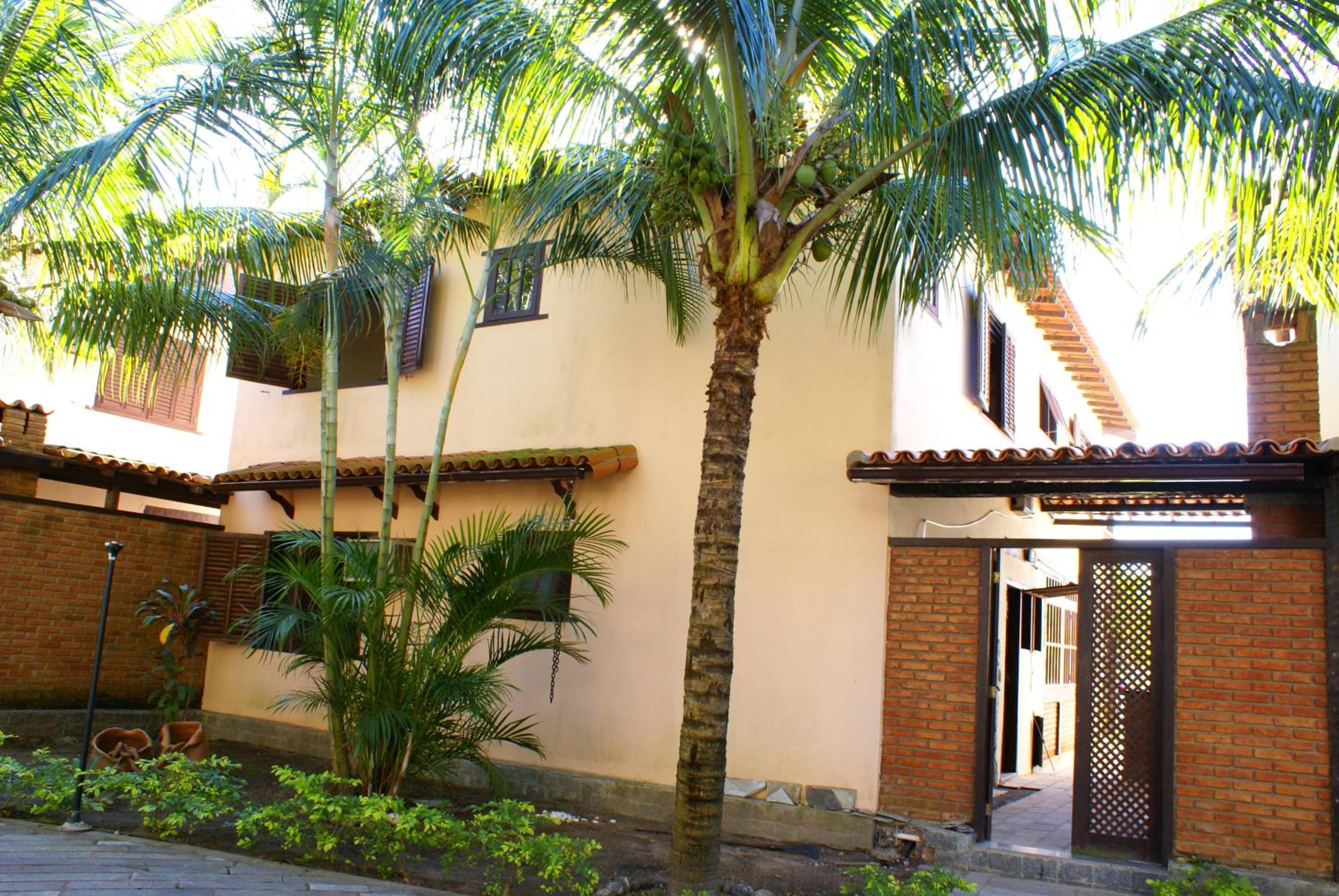 Bela casa de 4 suítes em Geribá