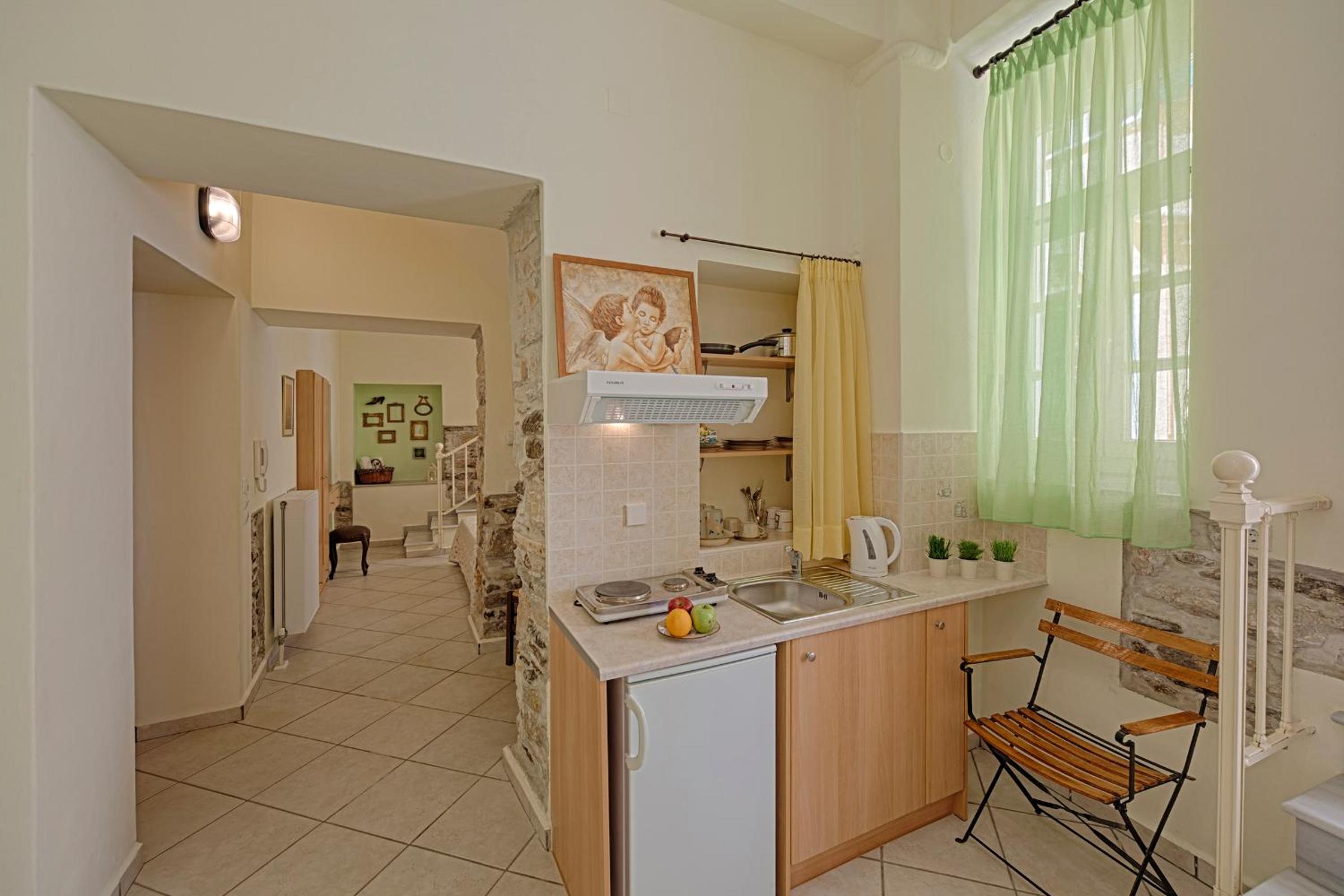 Antouanetta Apartments