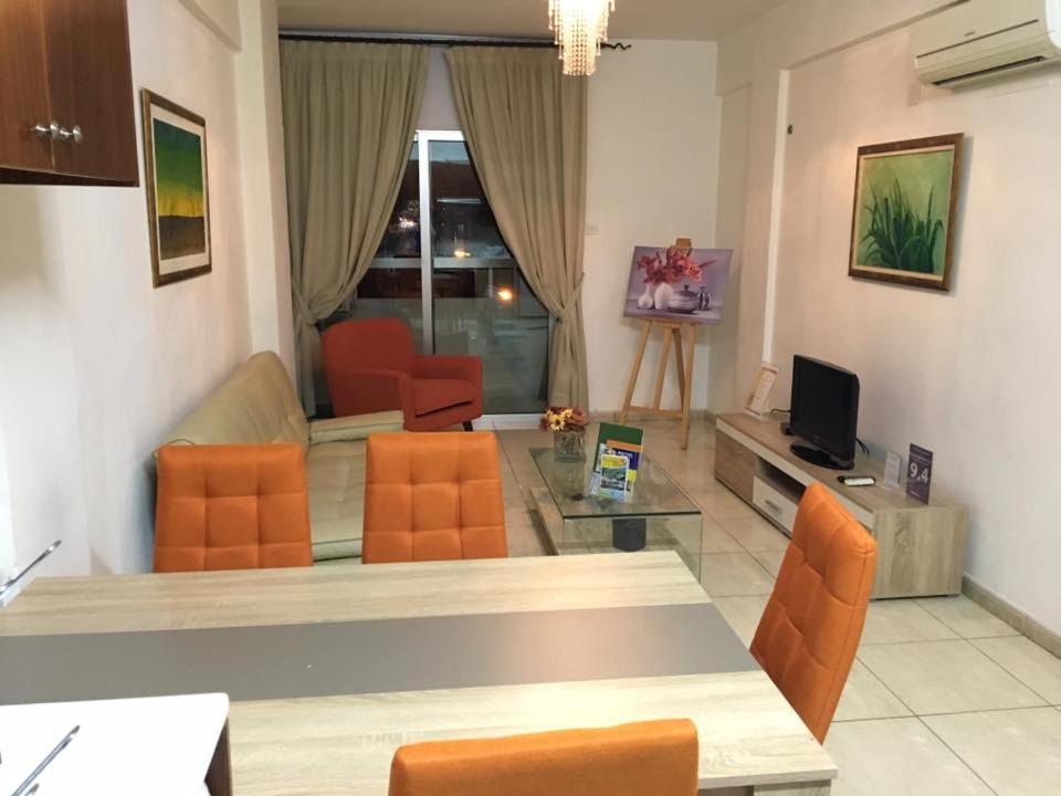 Marina Apartments 211