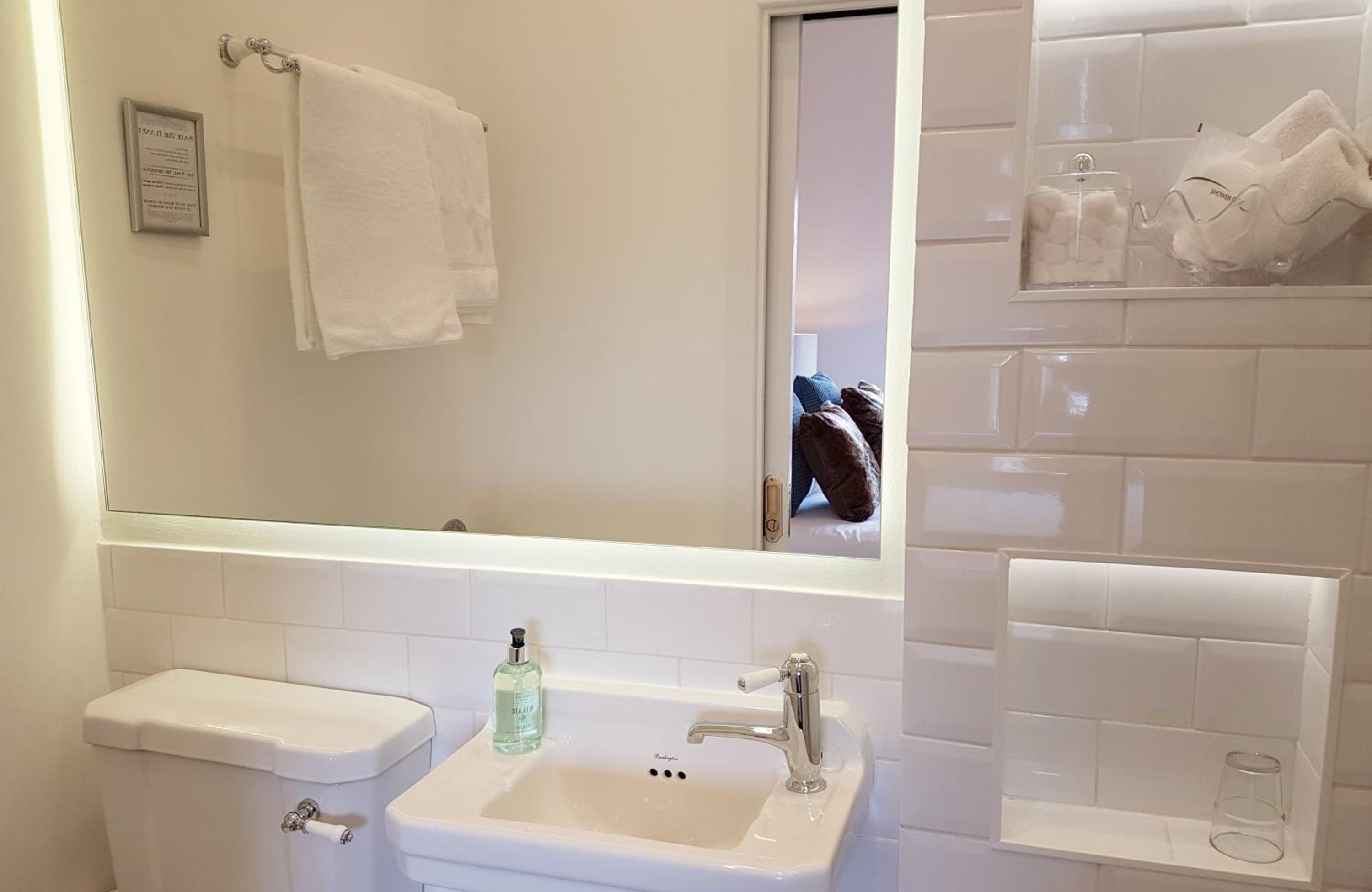 Barony House 5 Star Boutique BK Direct