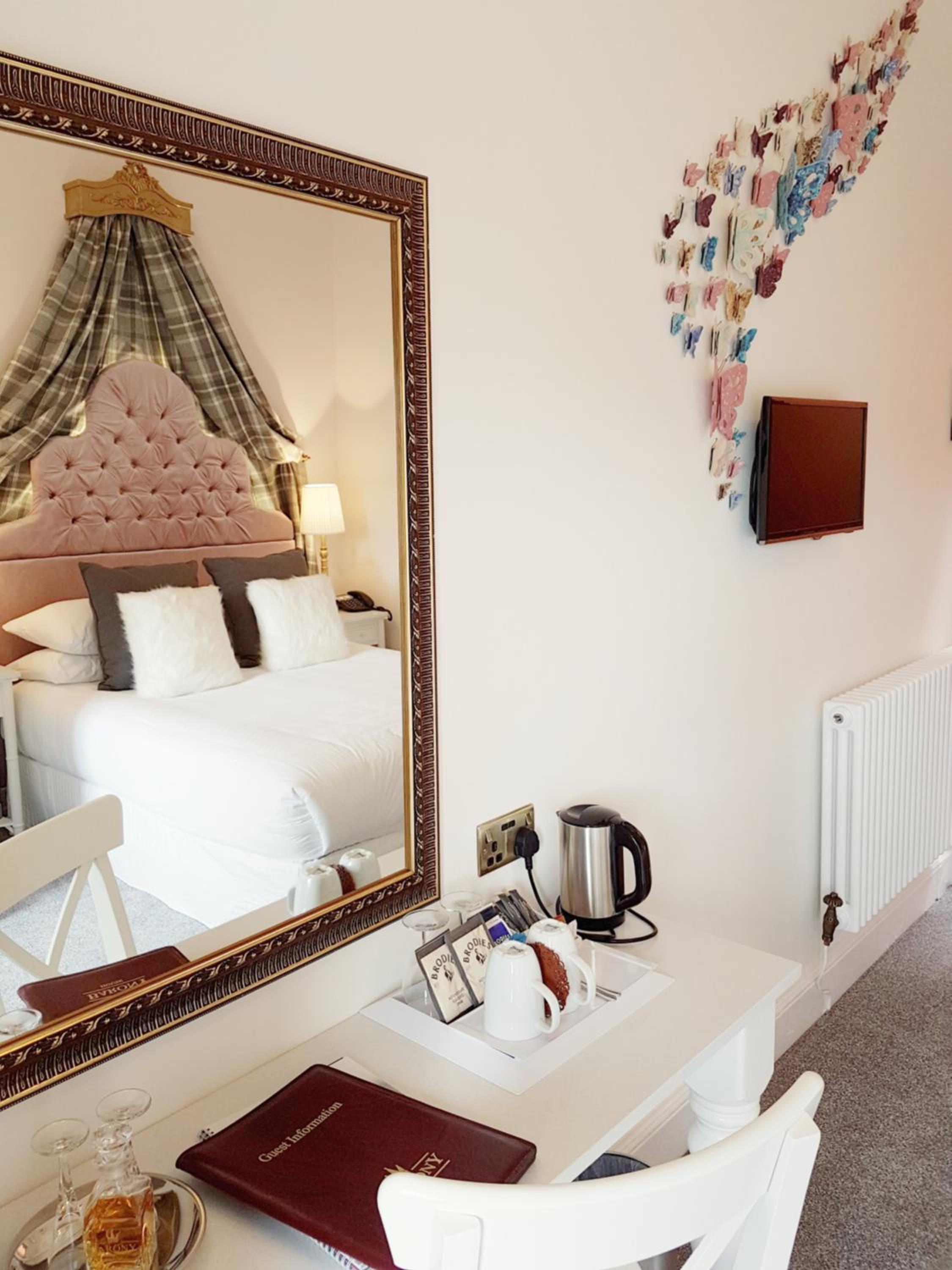 Barony House 5 Star Boutique BK Direct