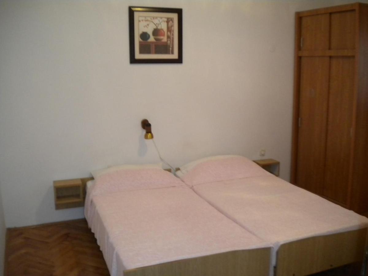 Photo 33