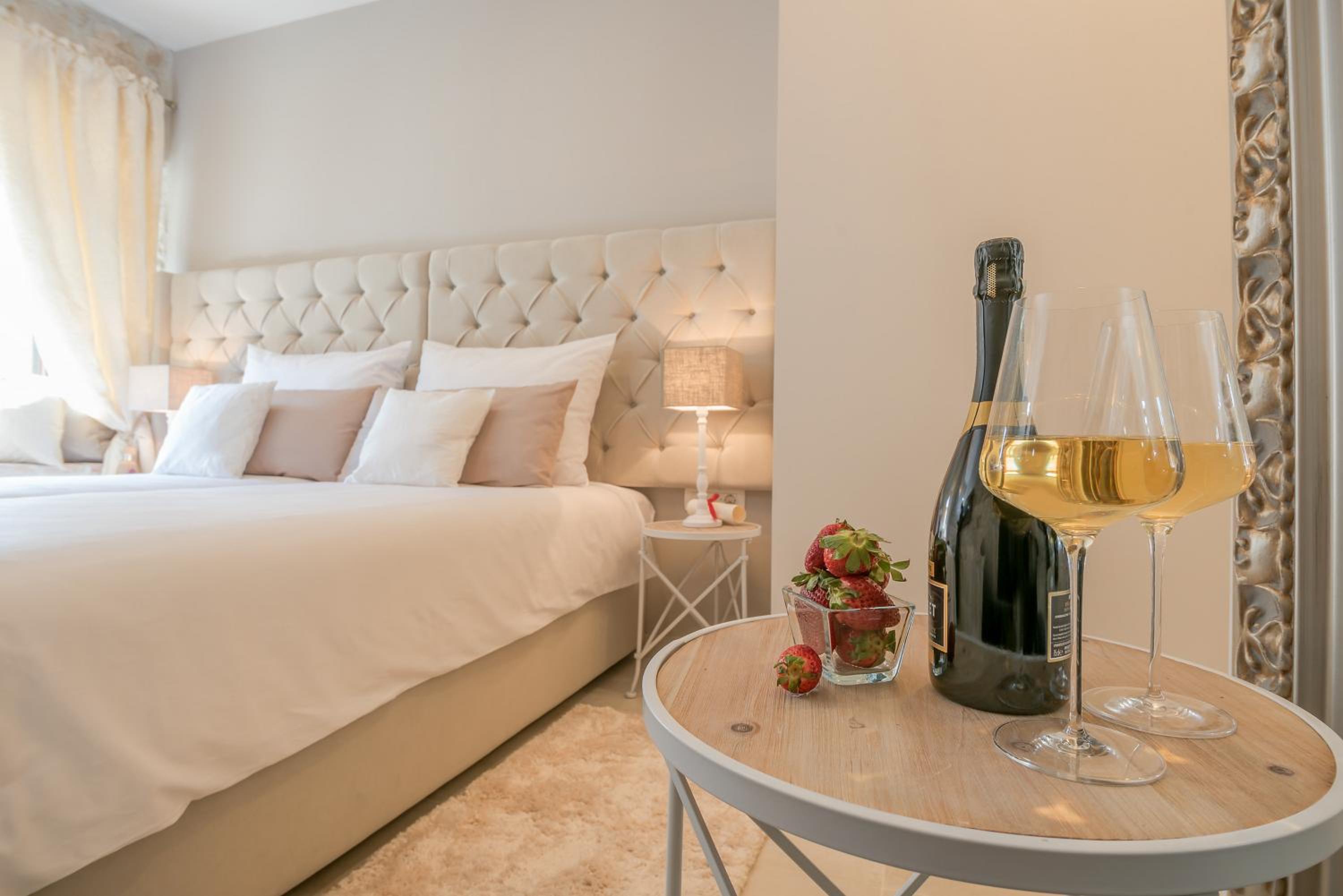 Jupiter Lux Rooms