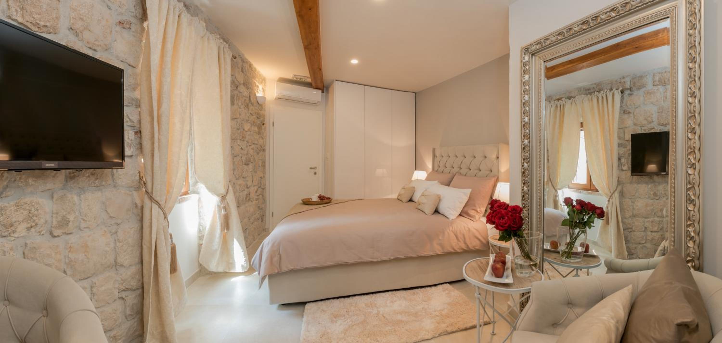Jupiter Lux Rooms