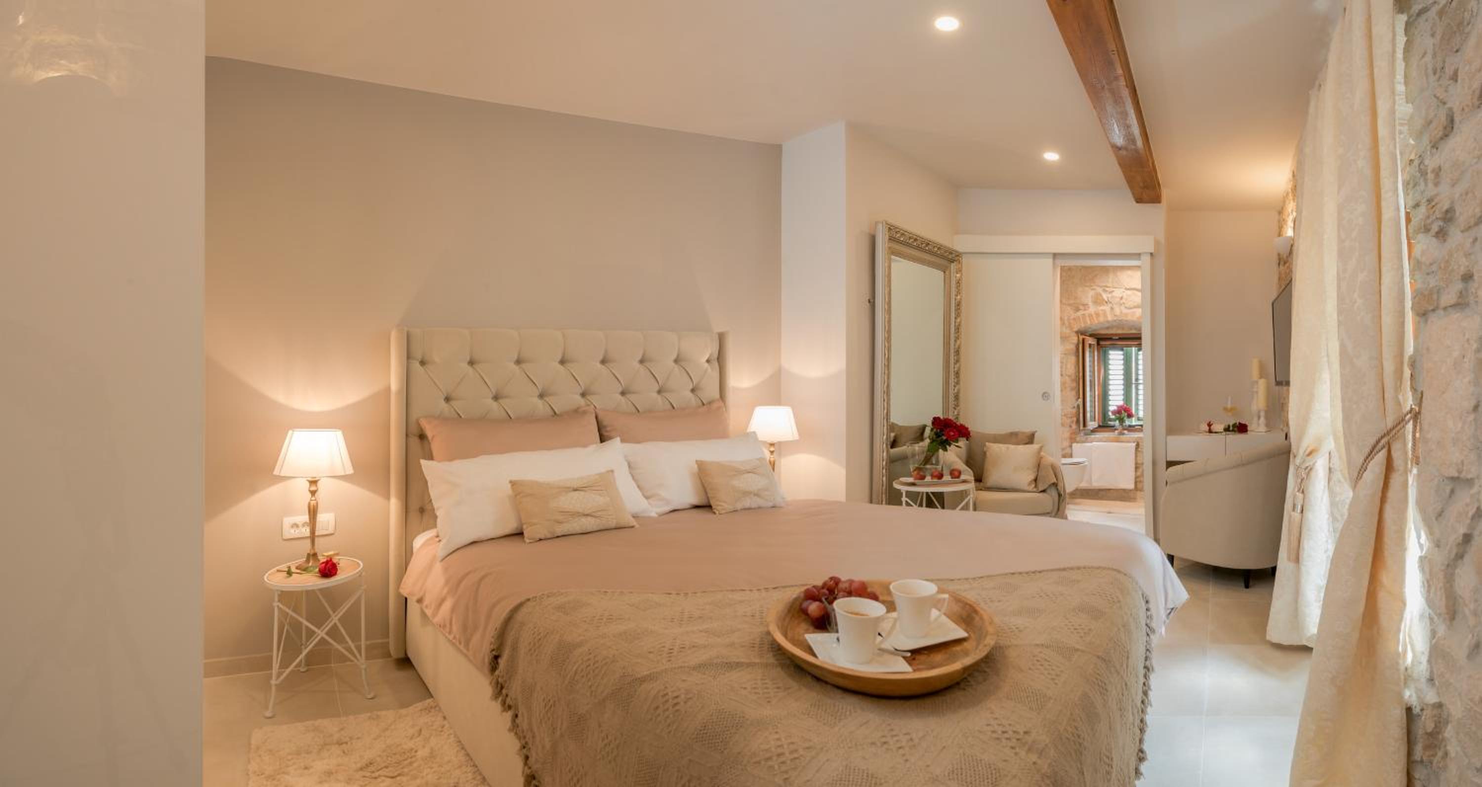 Jupiter Lux Rooms