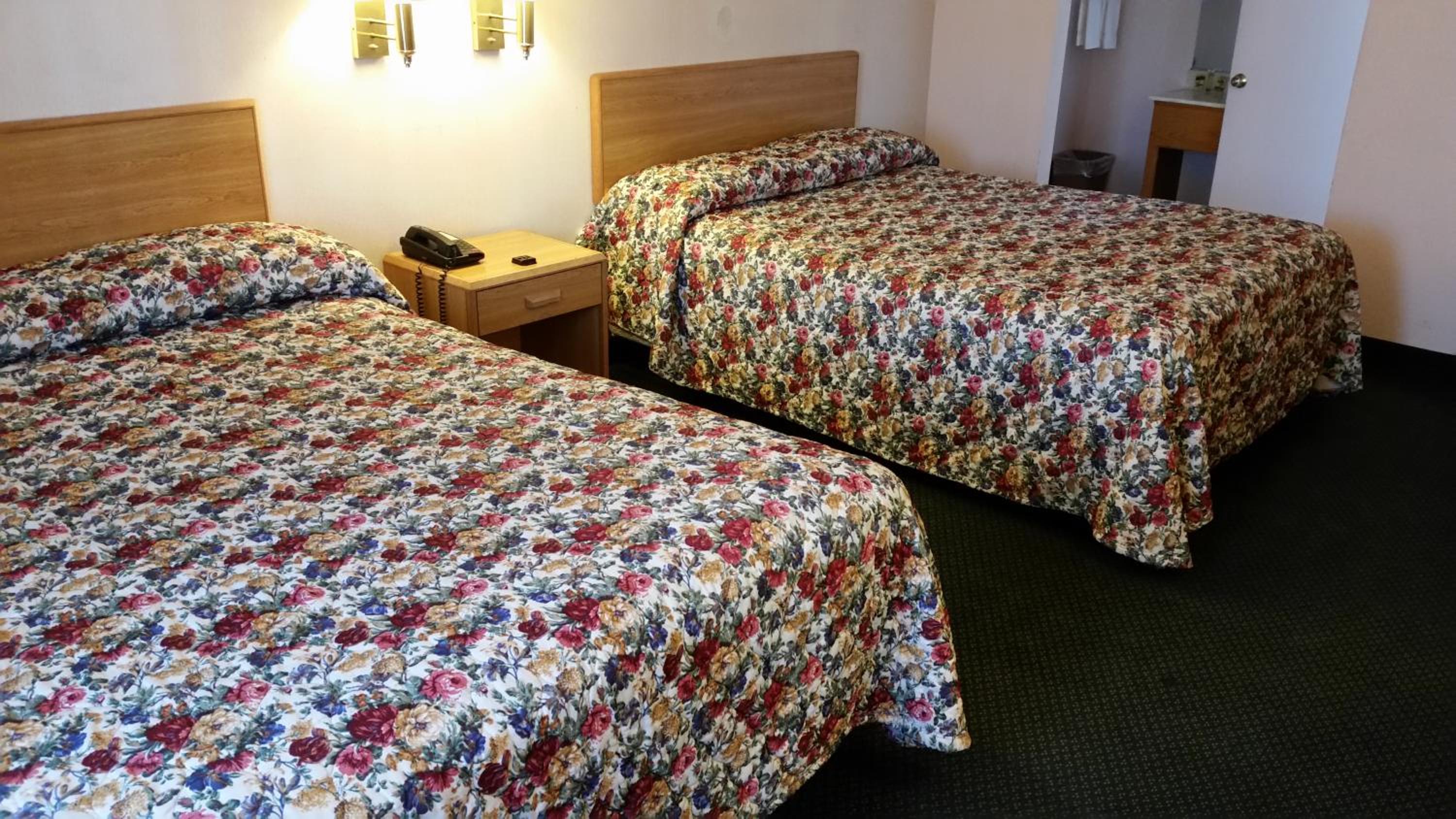 Economy Inn Motel - Property Image 3