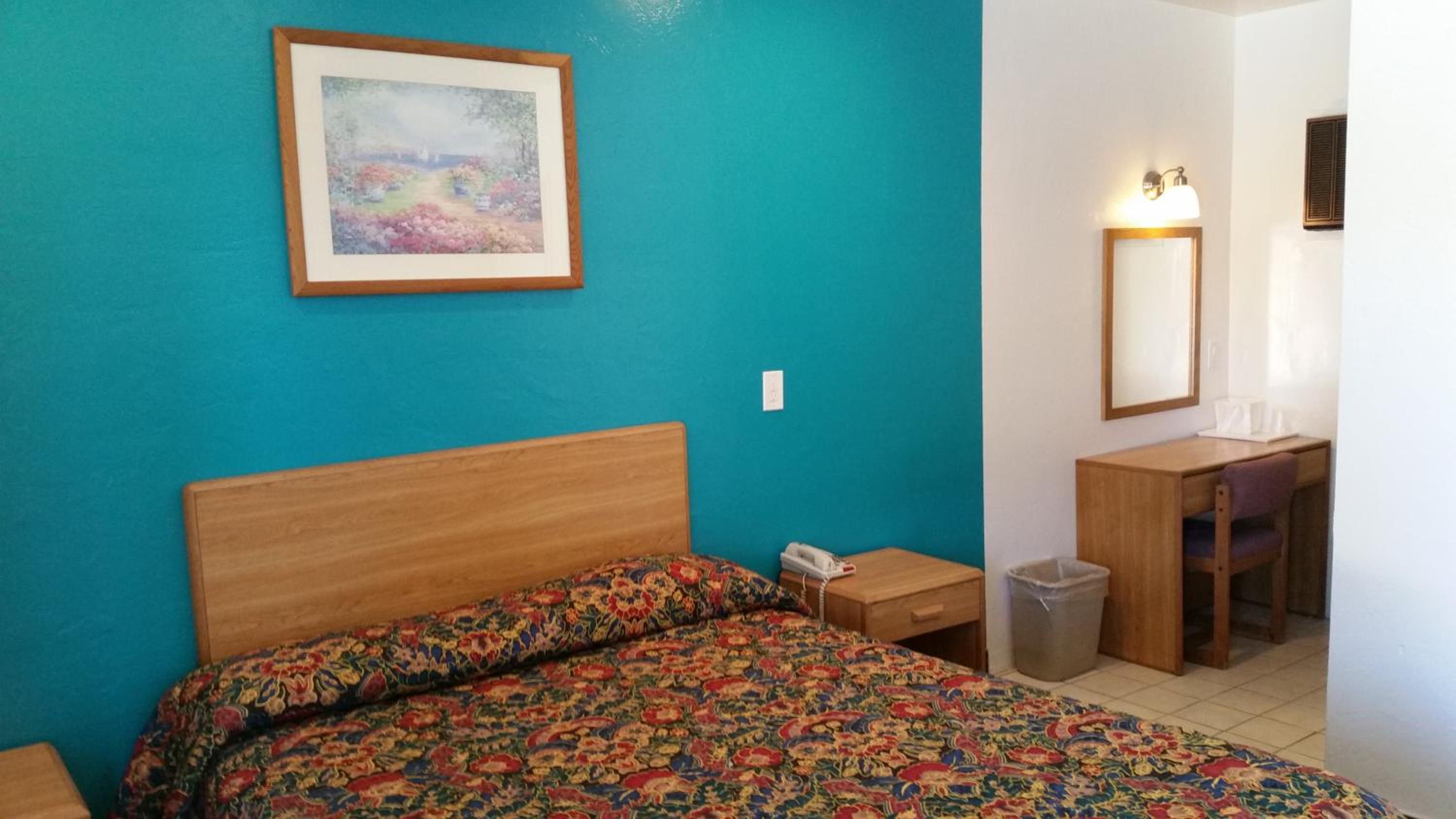 Economy Inn Motel - Property Image 9
