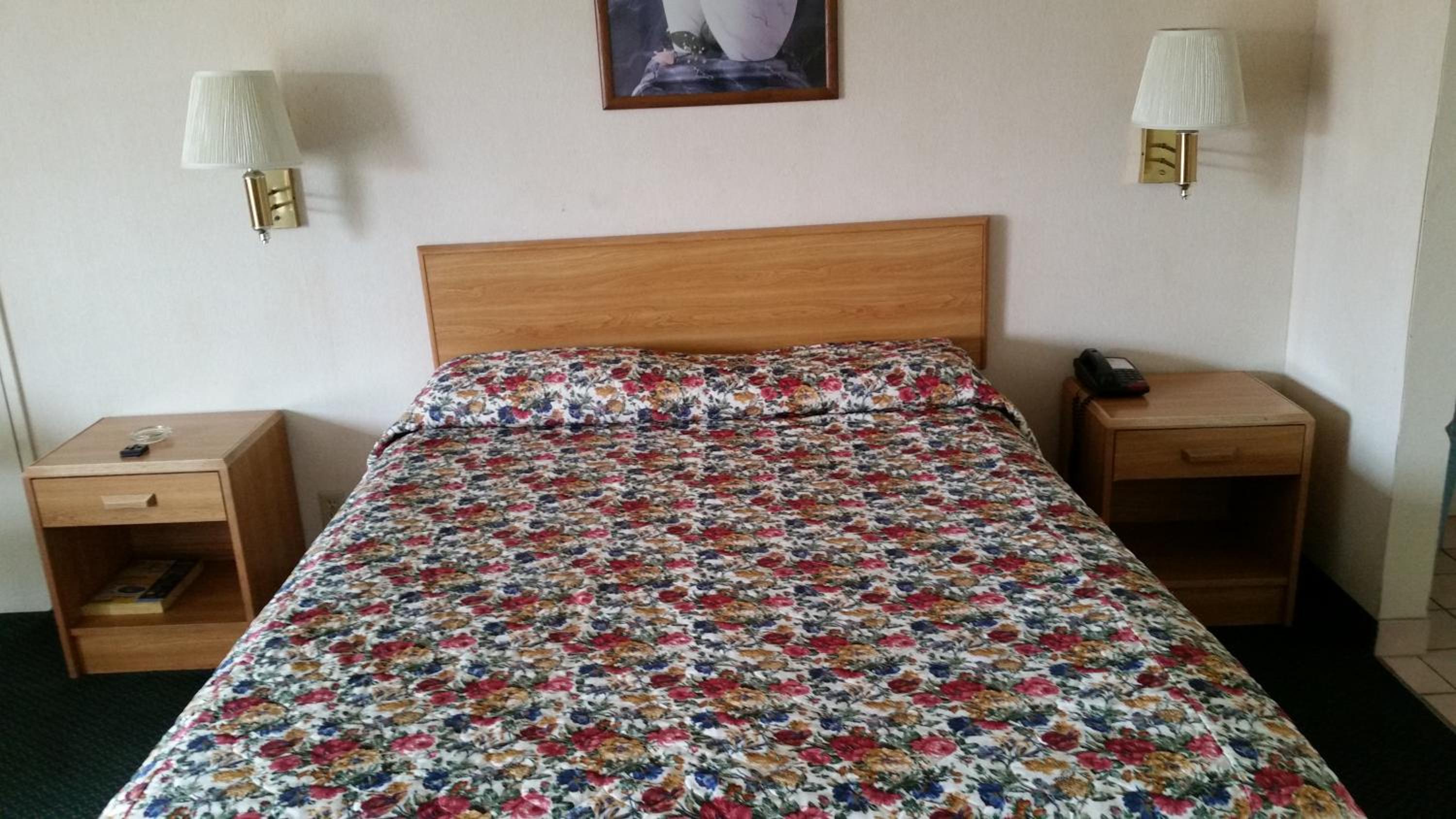 Economy Inn Motel - Property Image 37