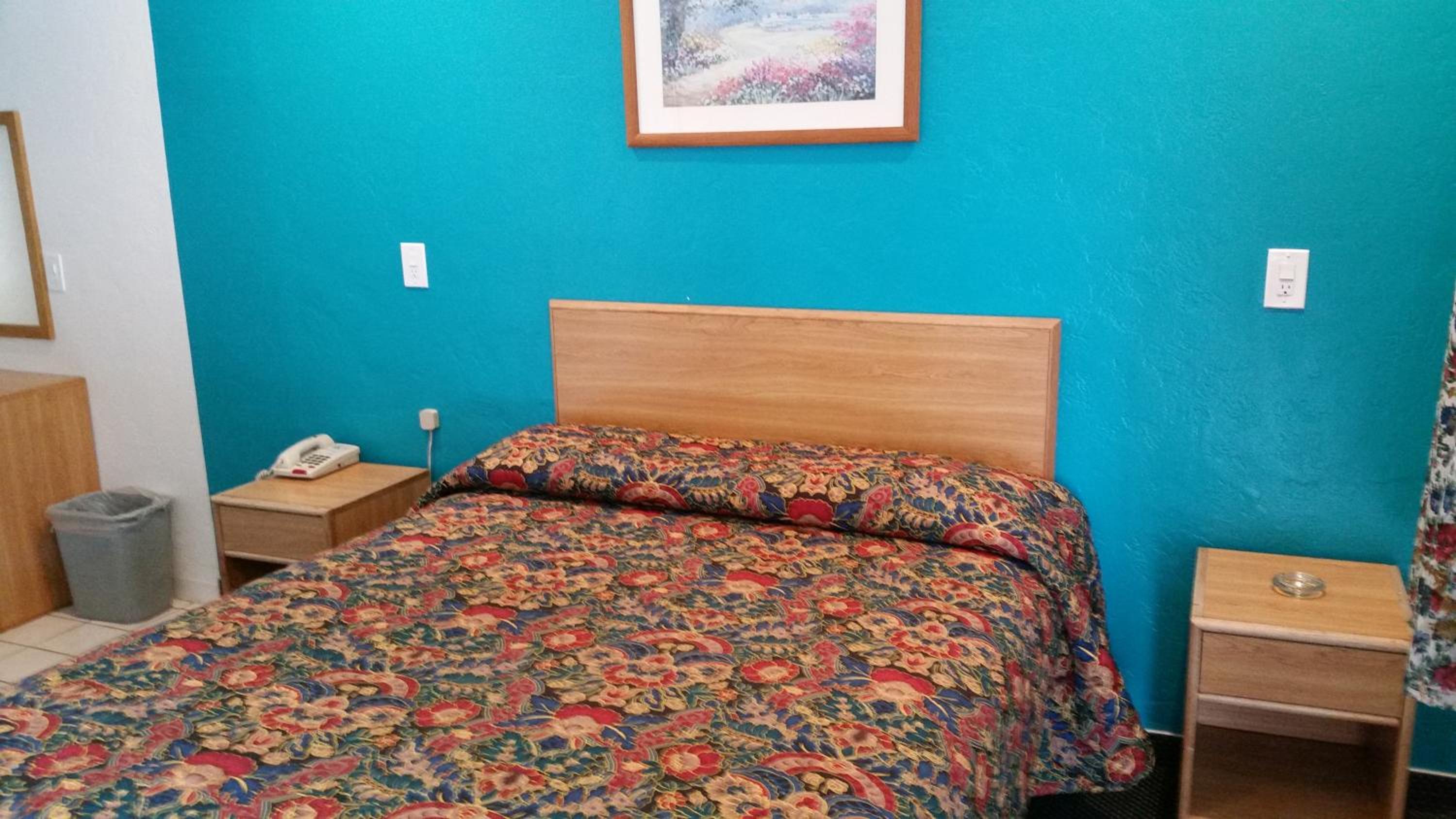 Economy Inn Motel - Property Image 38