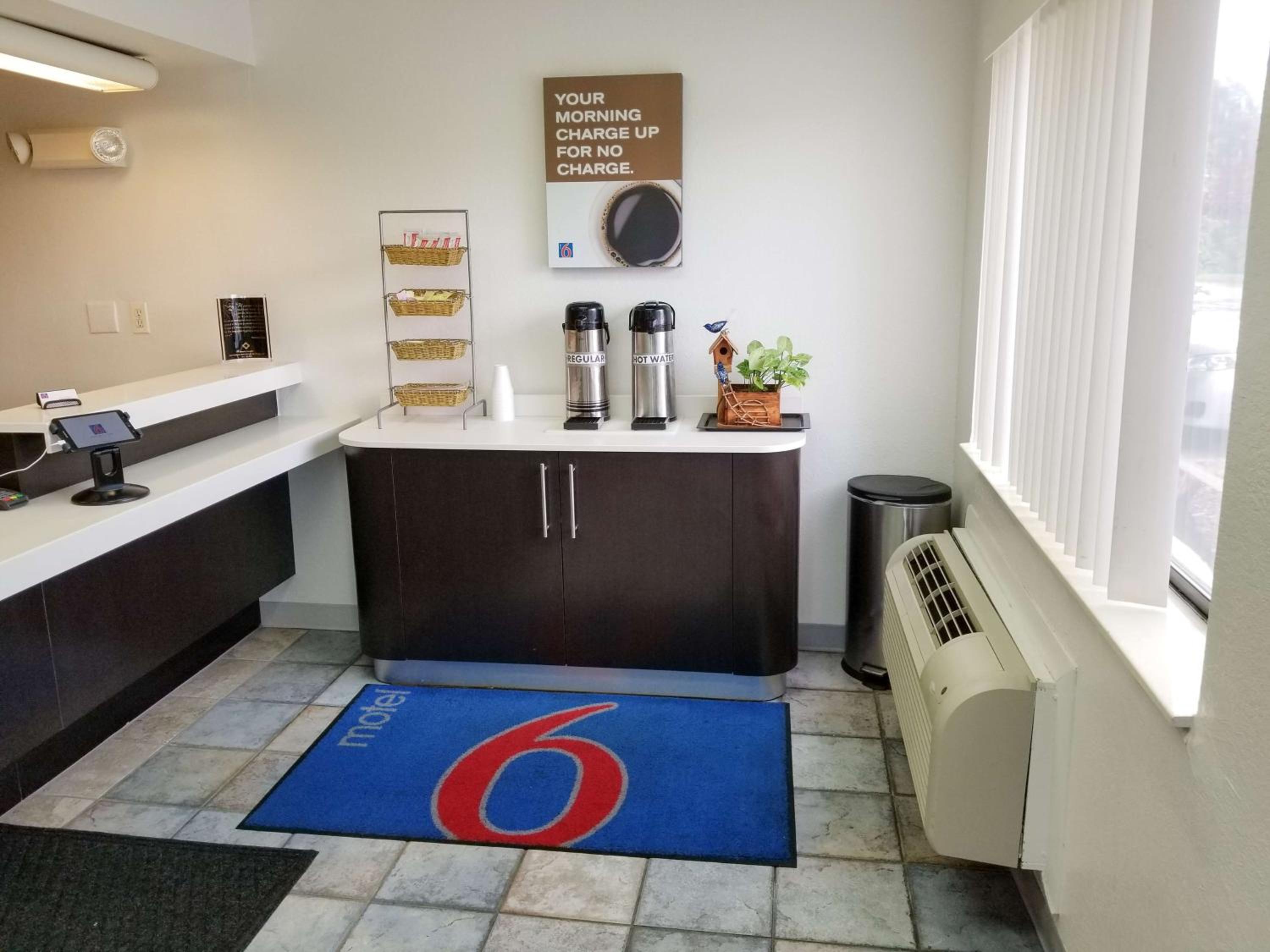 Motel 6-Normal, IL - Bloomington Area