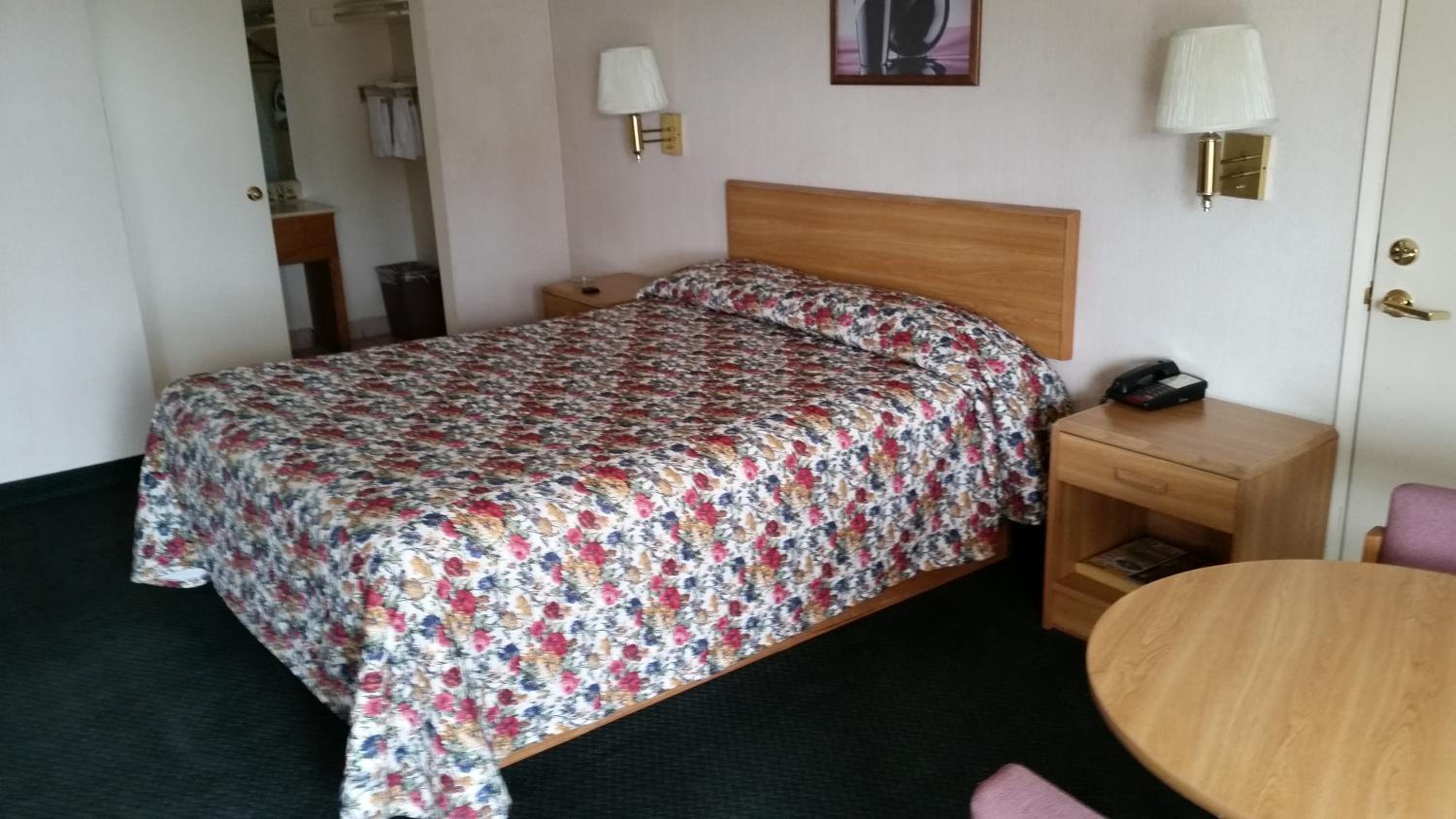 Economy Inn Motel - Property Image 25