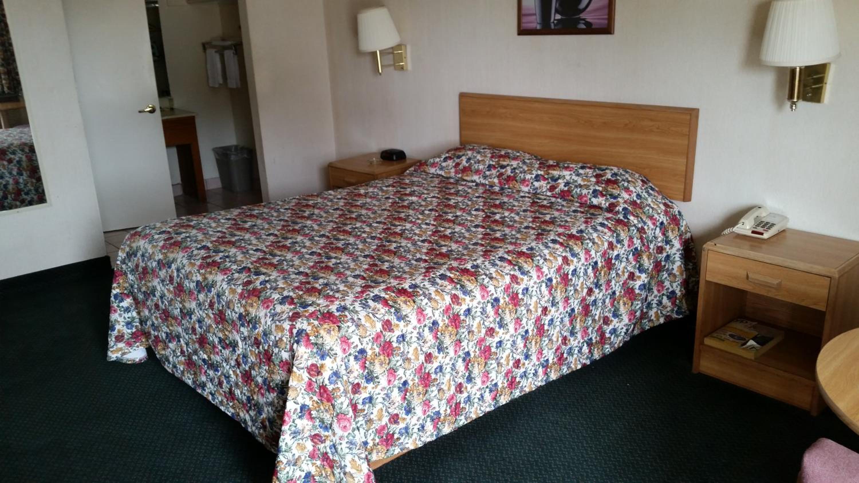 Economy Inn Motel - Property Image 24