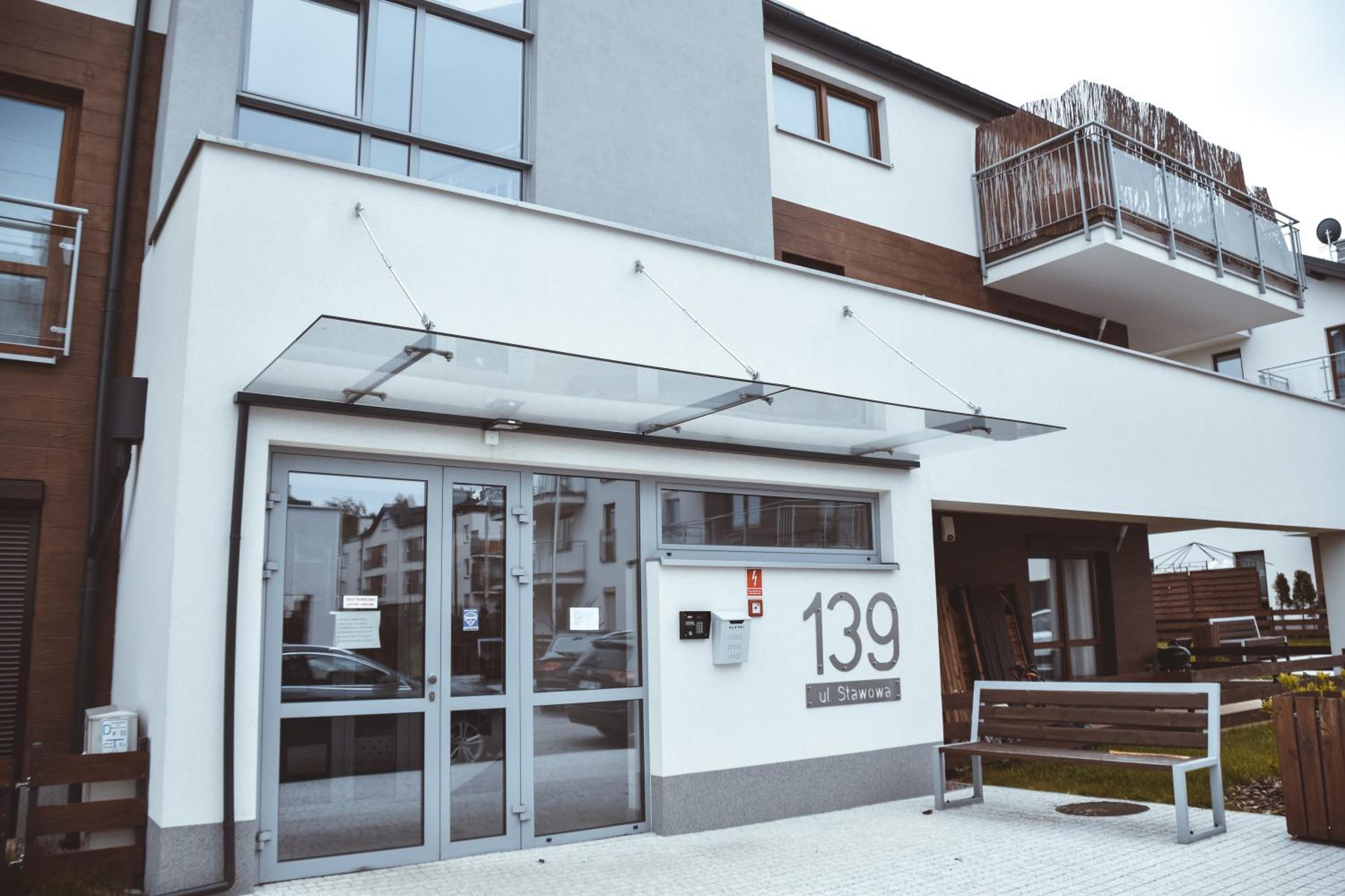 Hotel Stawowa Premium Apartment - 69 m2 with sauna and private garage - Image 1