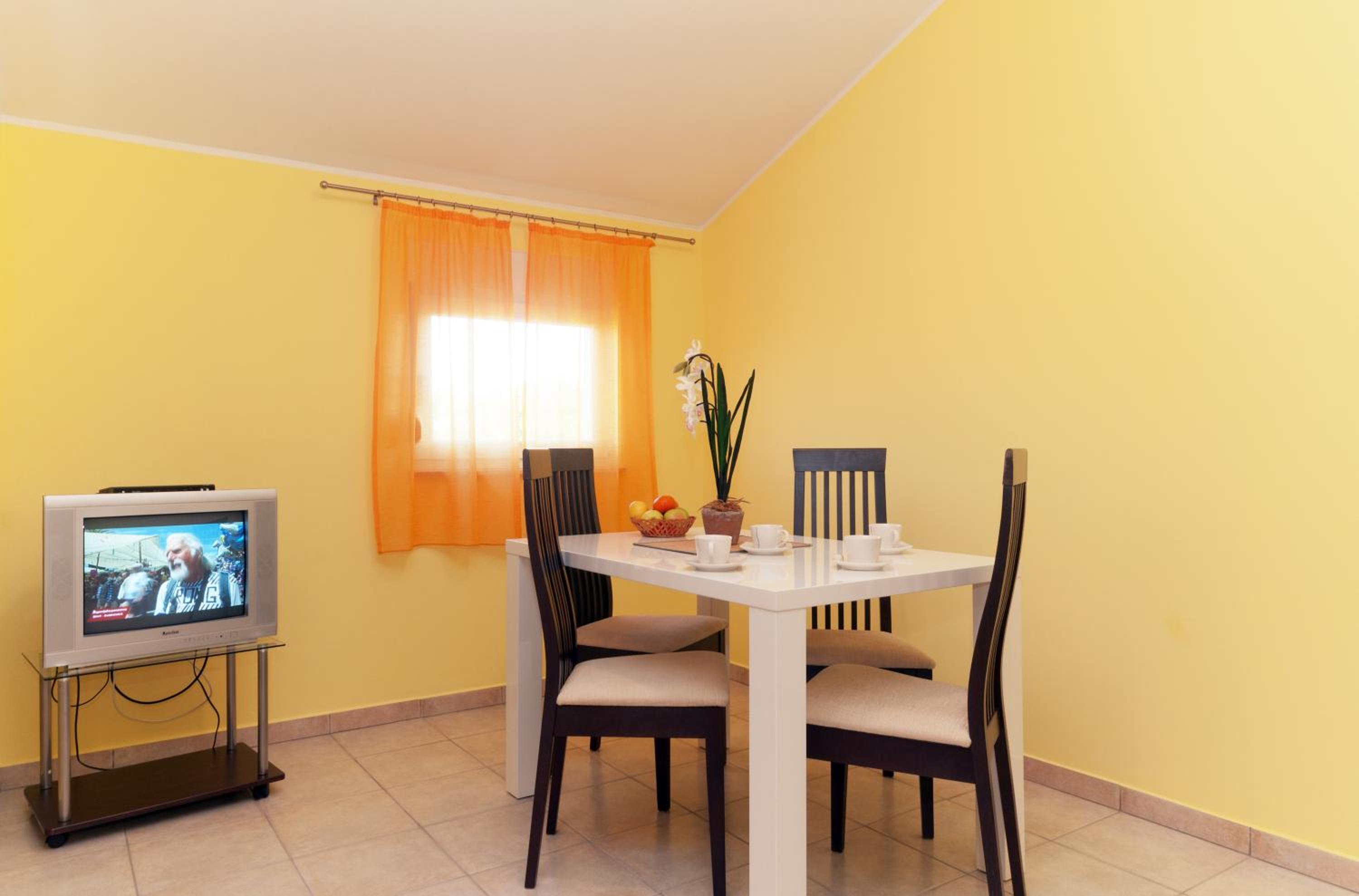 Apartments Mara