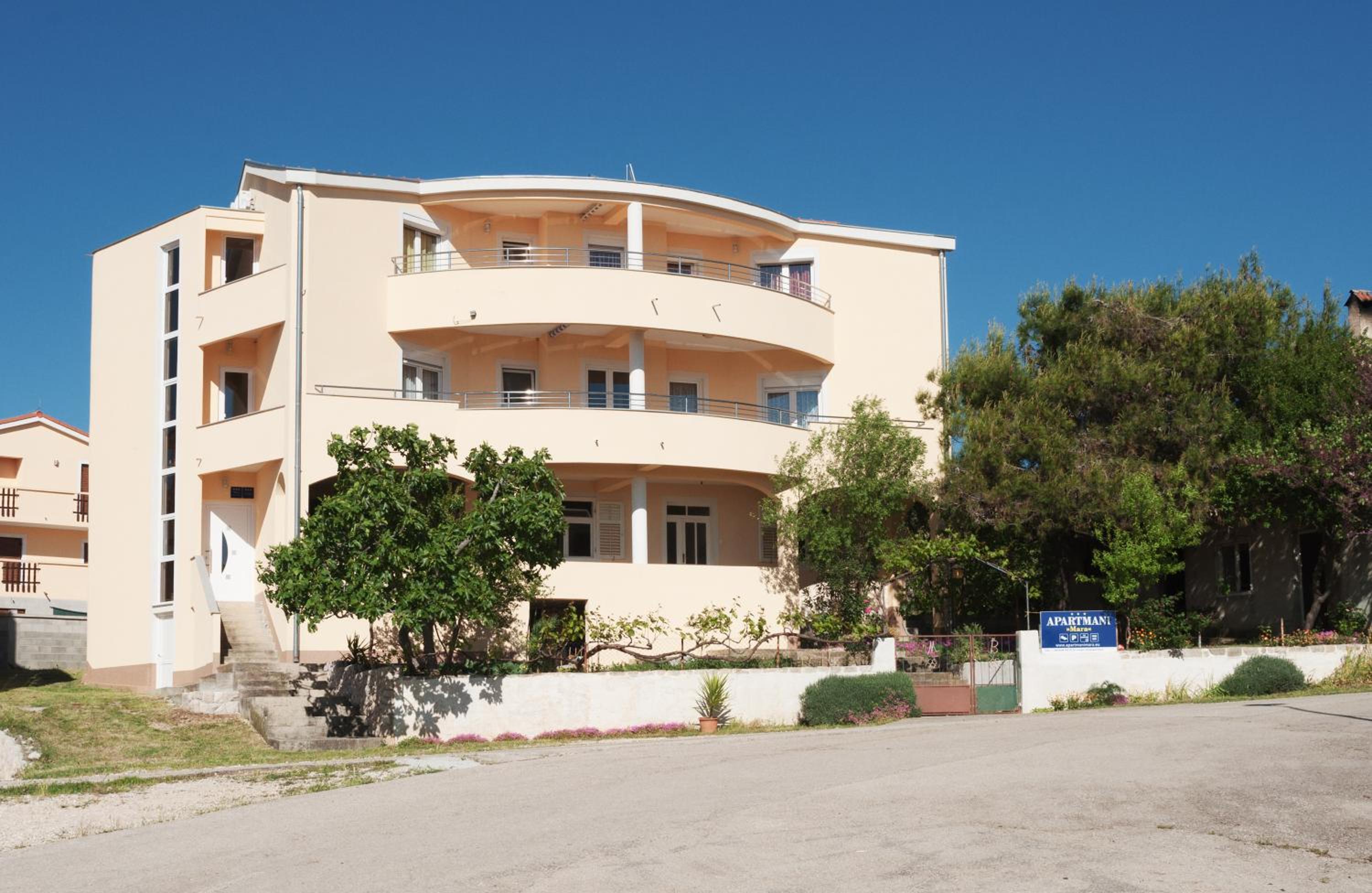 Apartments Mara