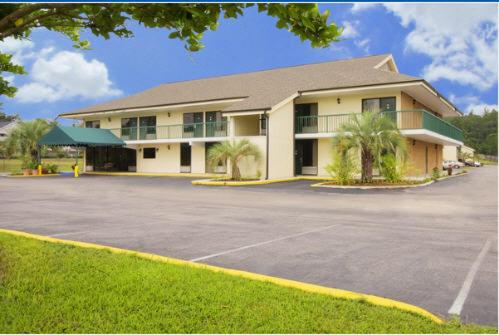 Hotel Super Inn - Image 1