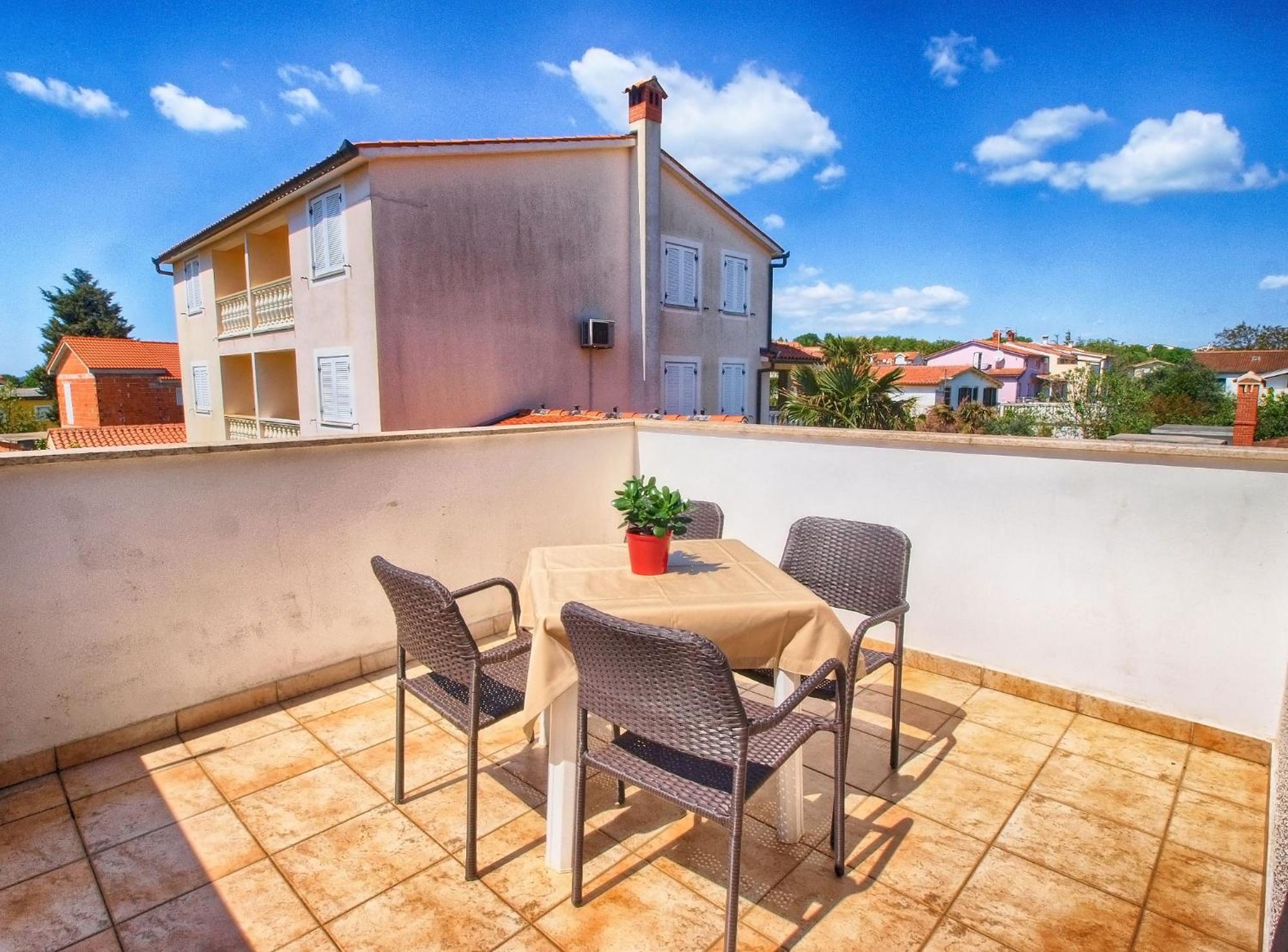 Apartments Valeria 1334 view 3