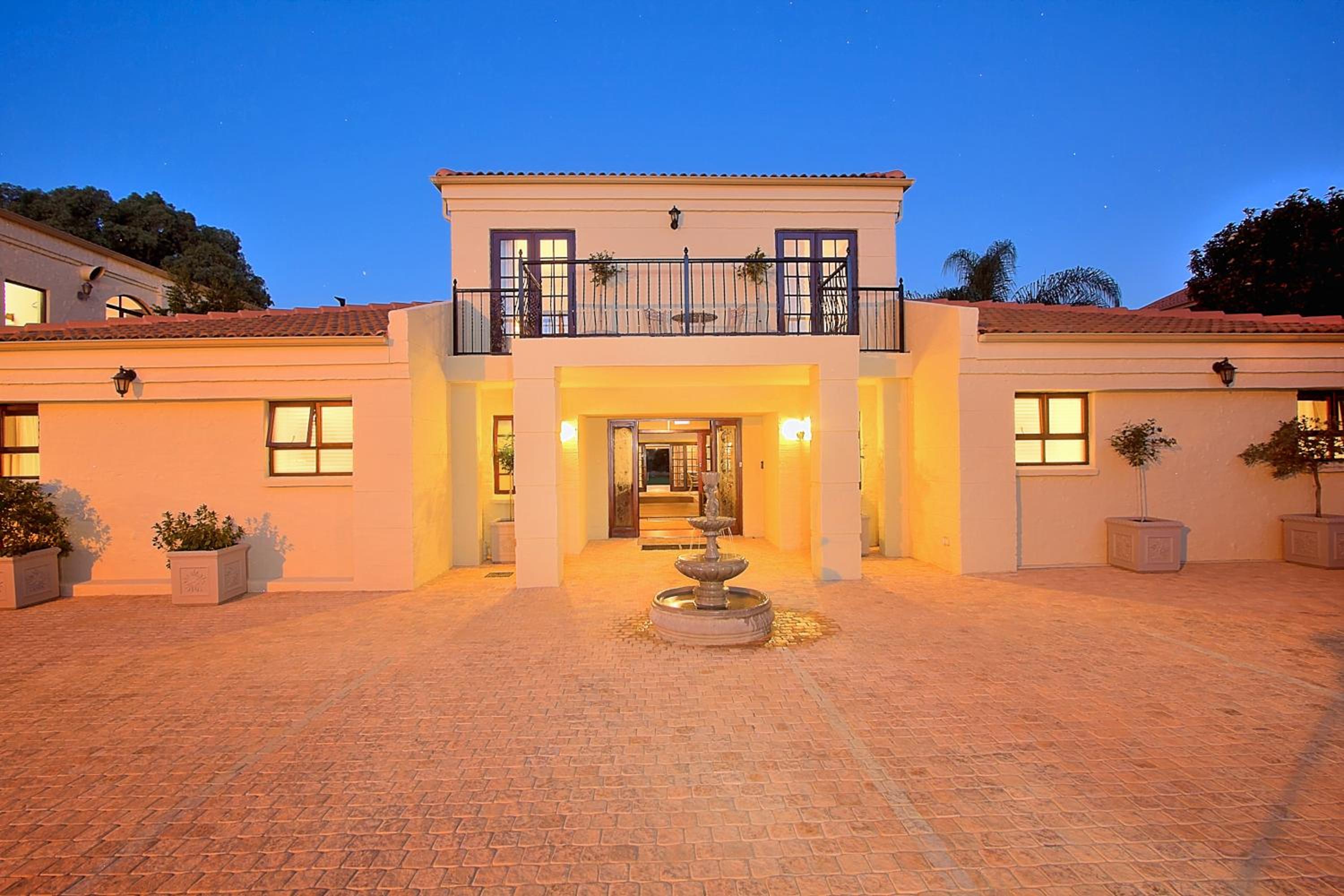 Leopardsong Manor