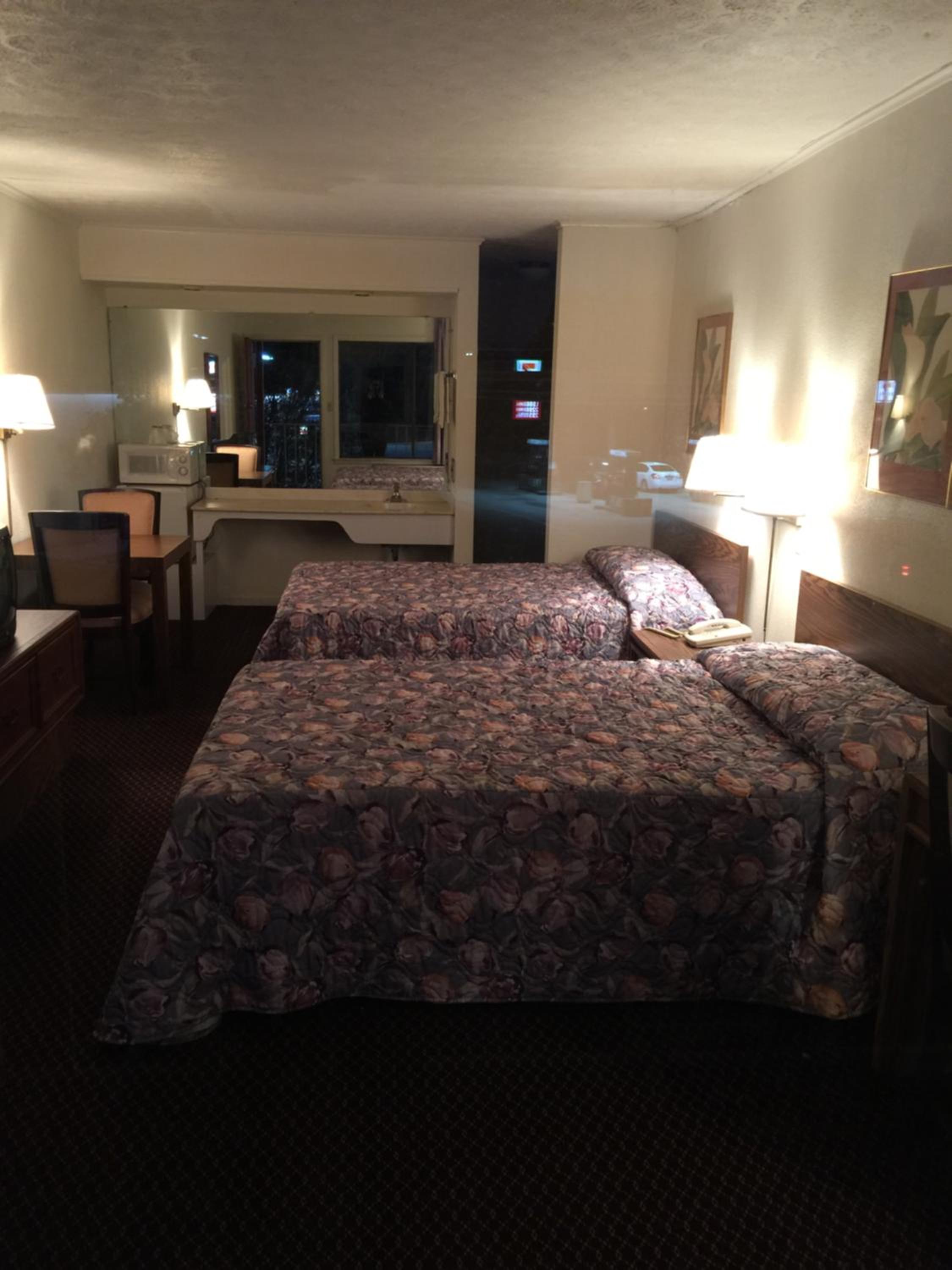 Flagship Inn