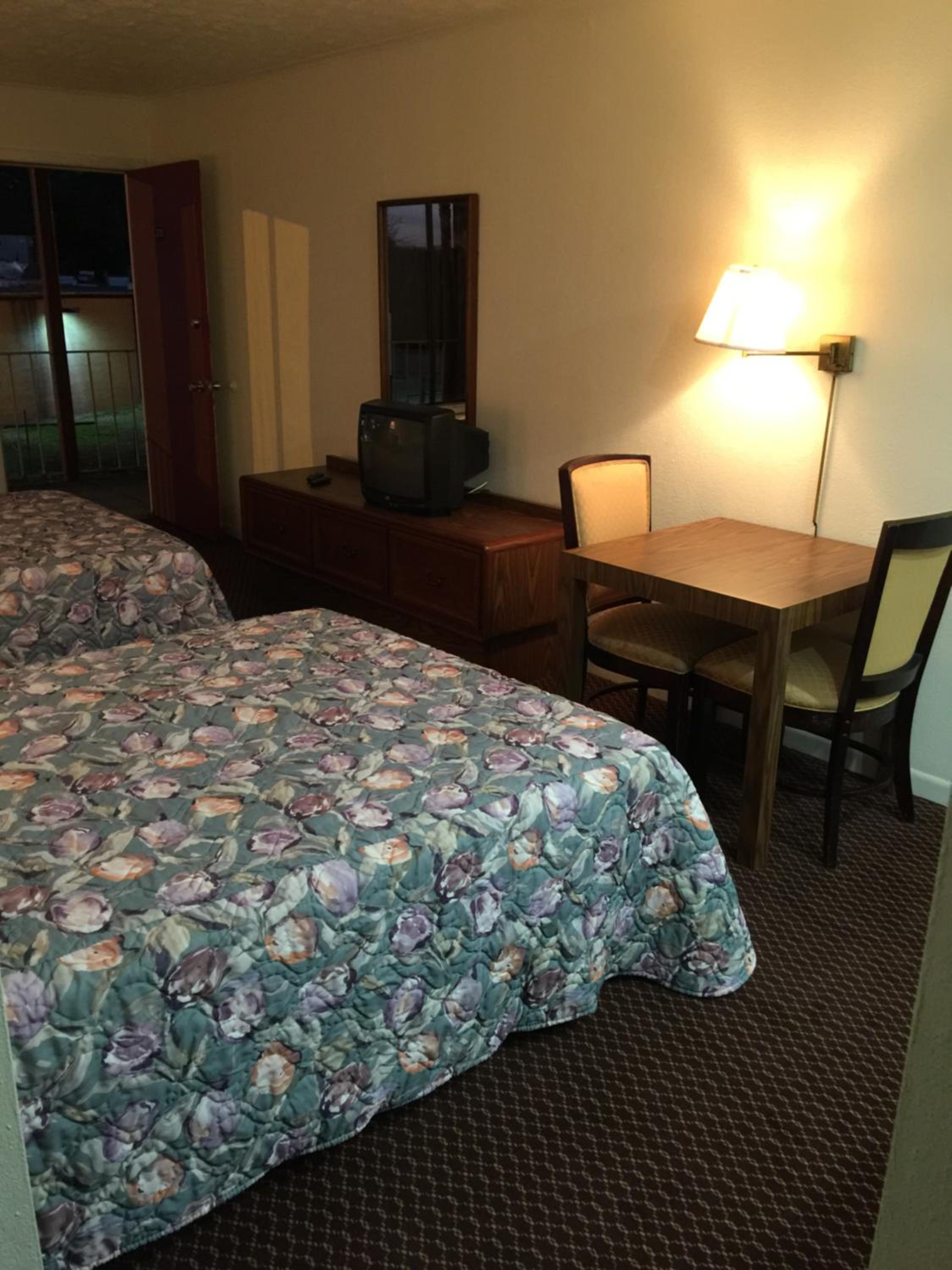 Flagship Inn