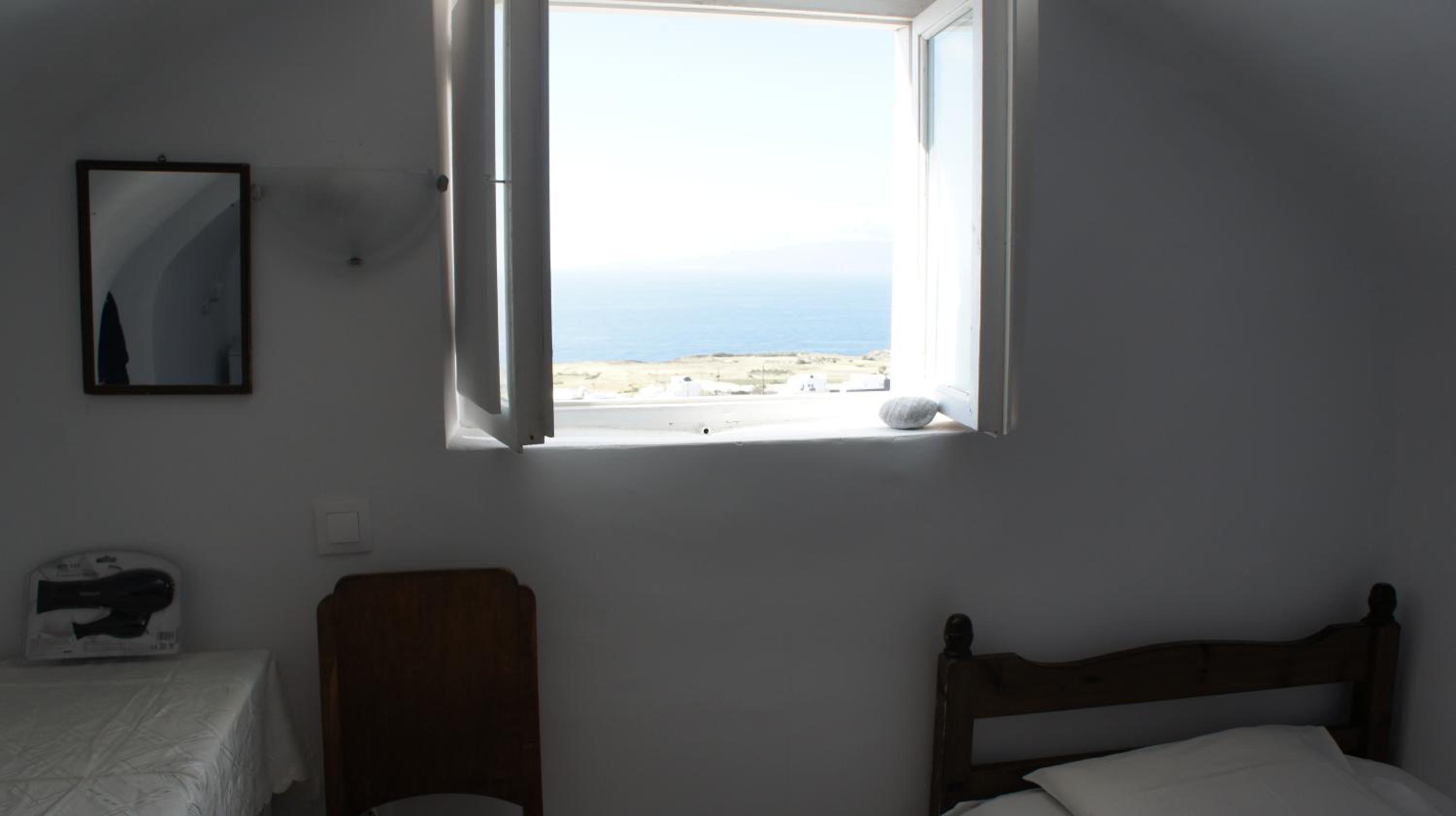 Oia Vacations - Marcos Rooms - Property Image 11