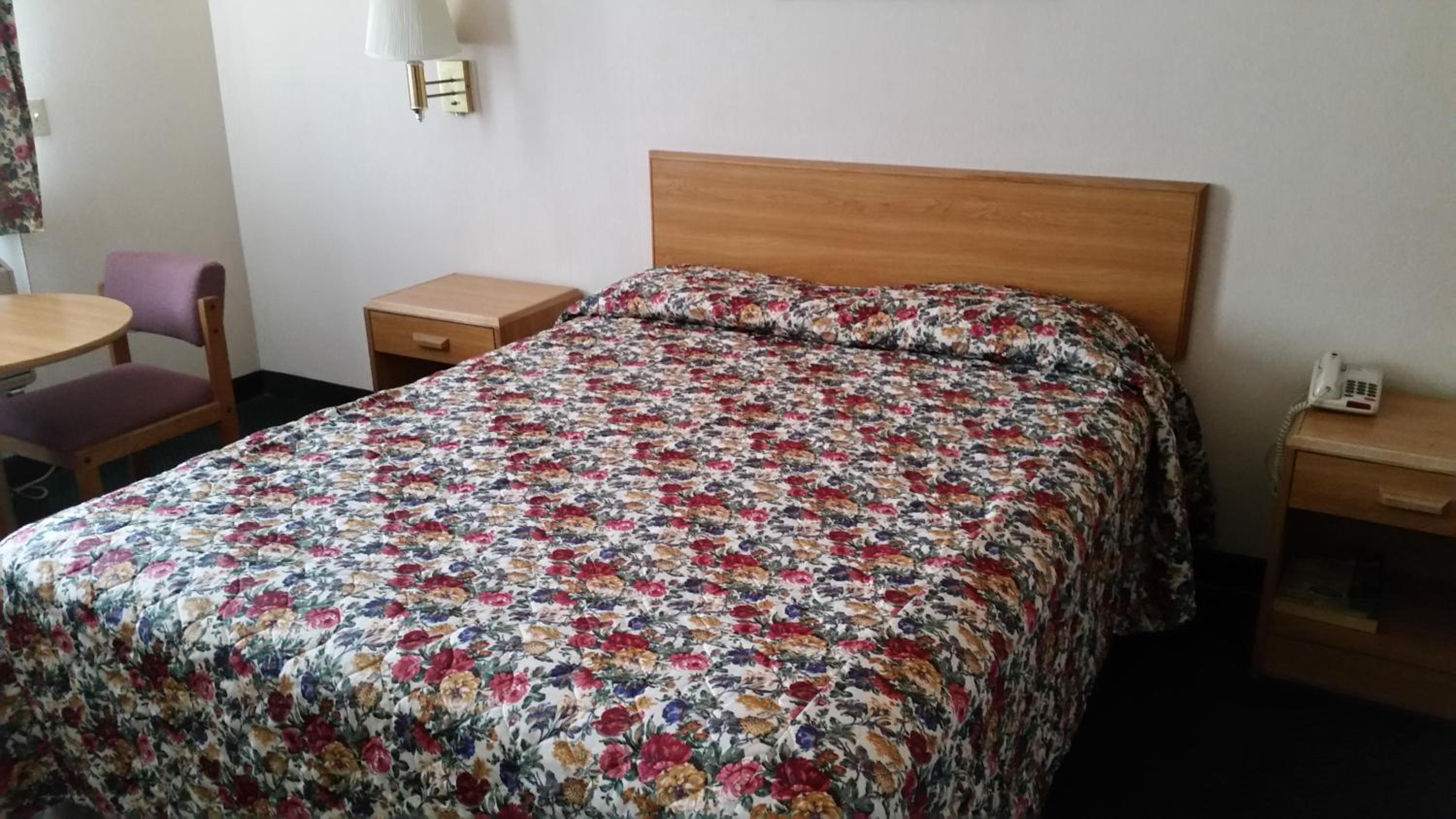 Economy Inn Motel - Property Image 30