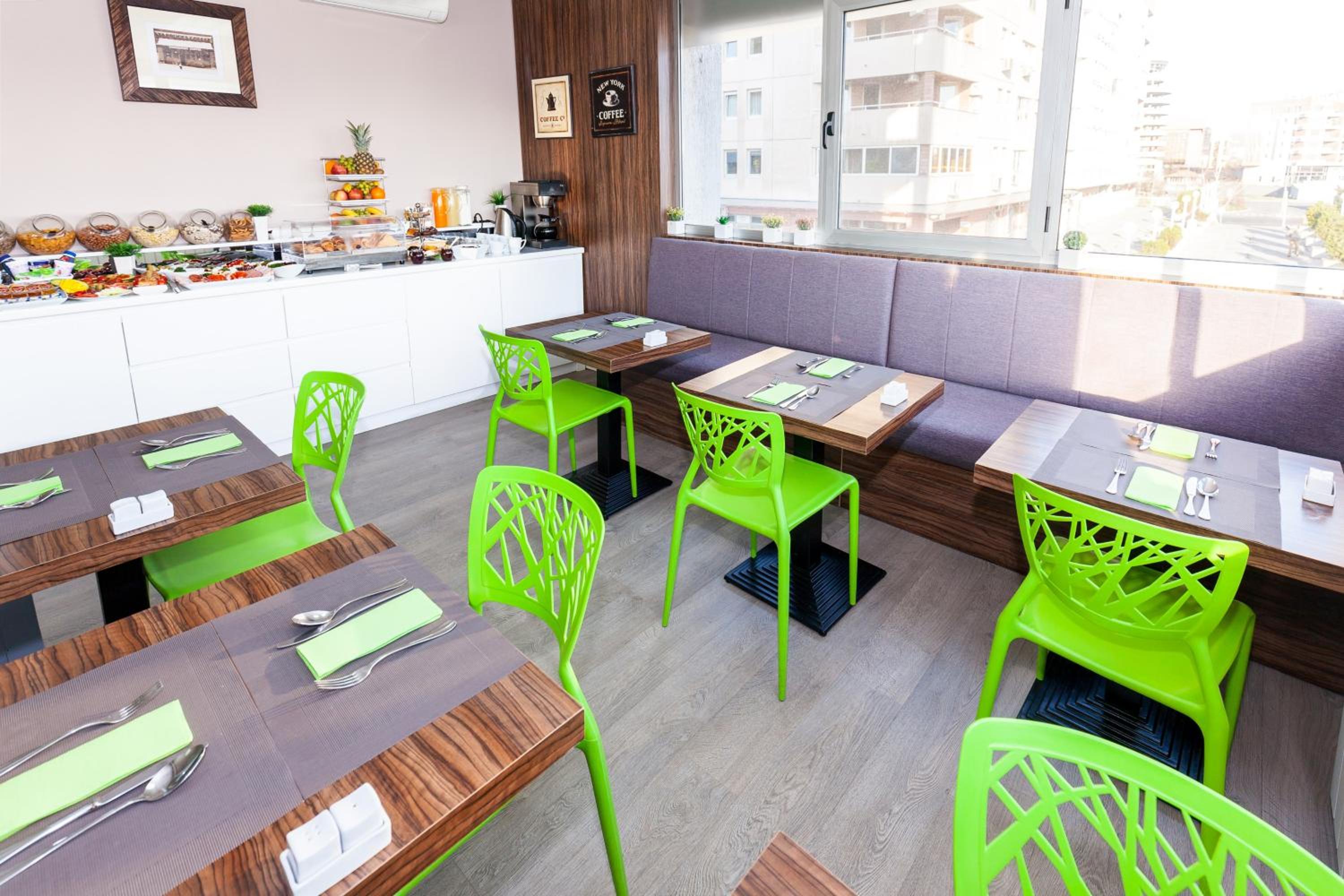 Adresa Suites