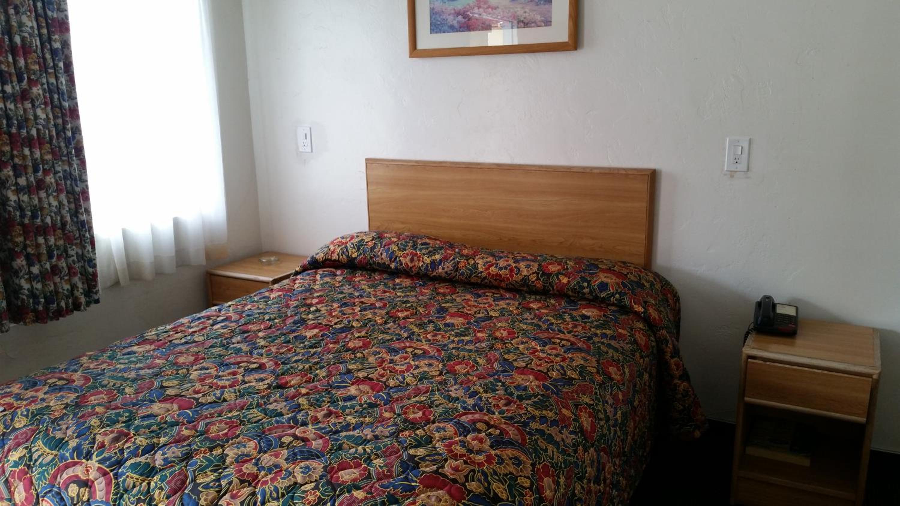 Economy Inn Motel - Property Image 34