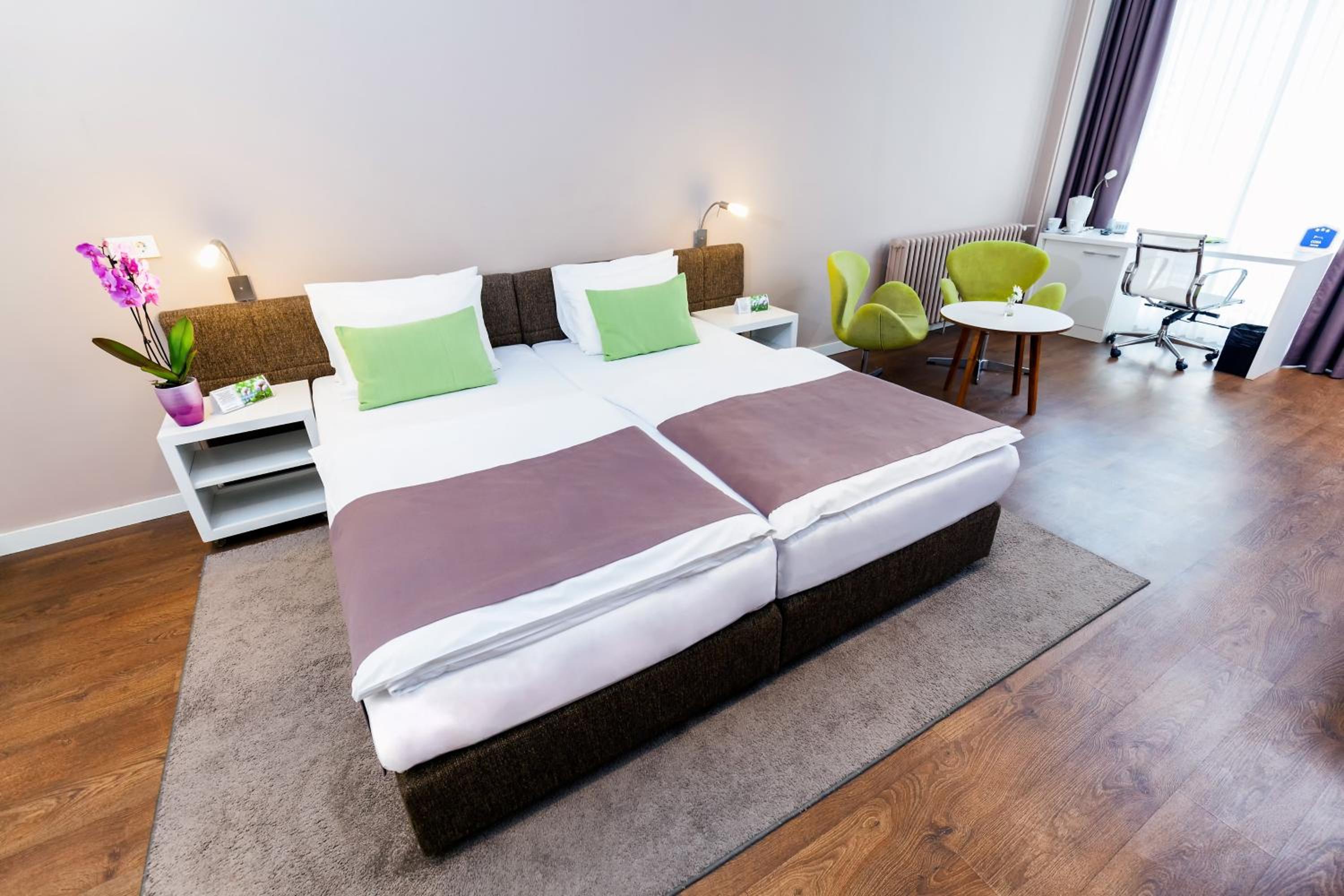 Adresa Suites
