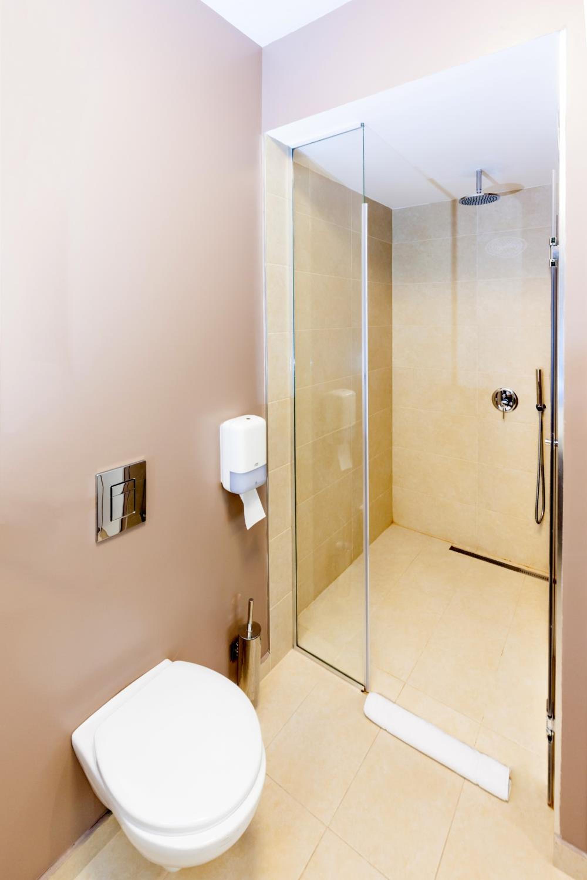 Adresa Suites