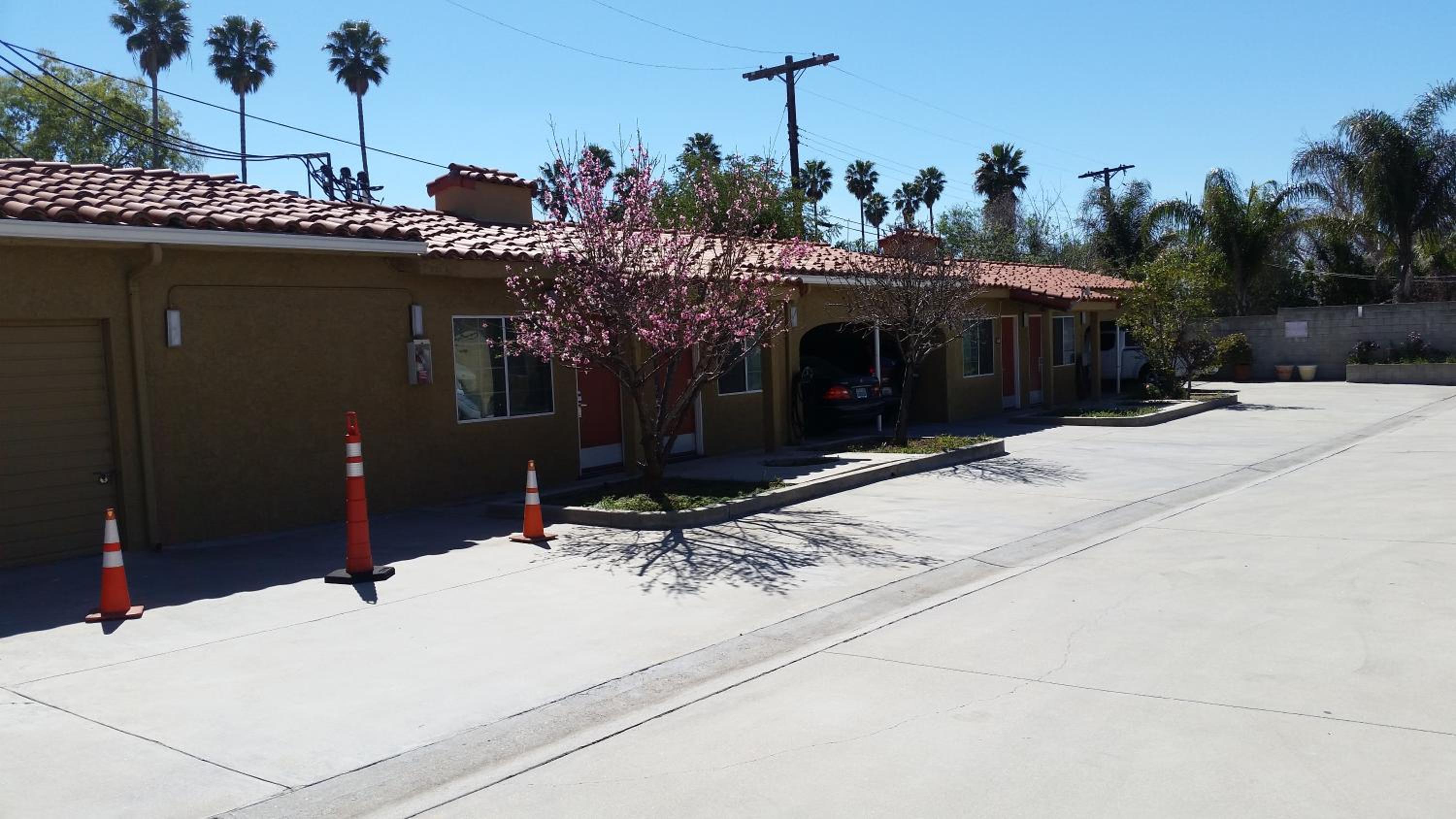 Economy Inn Motel - Property Image 5
