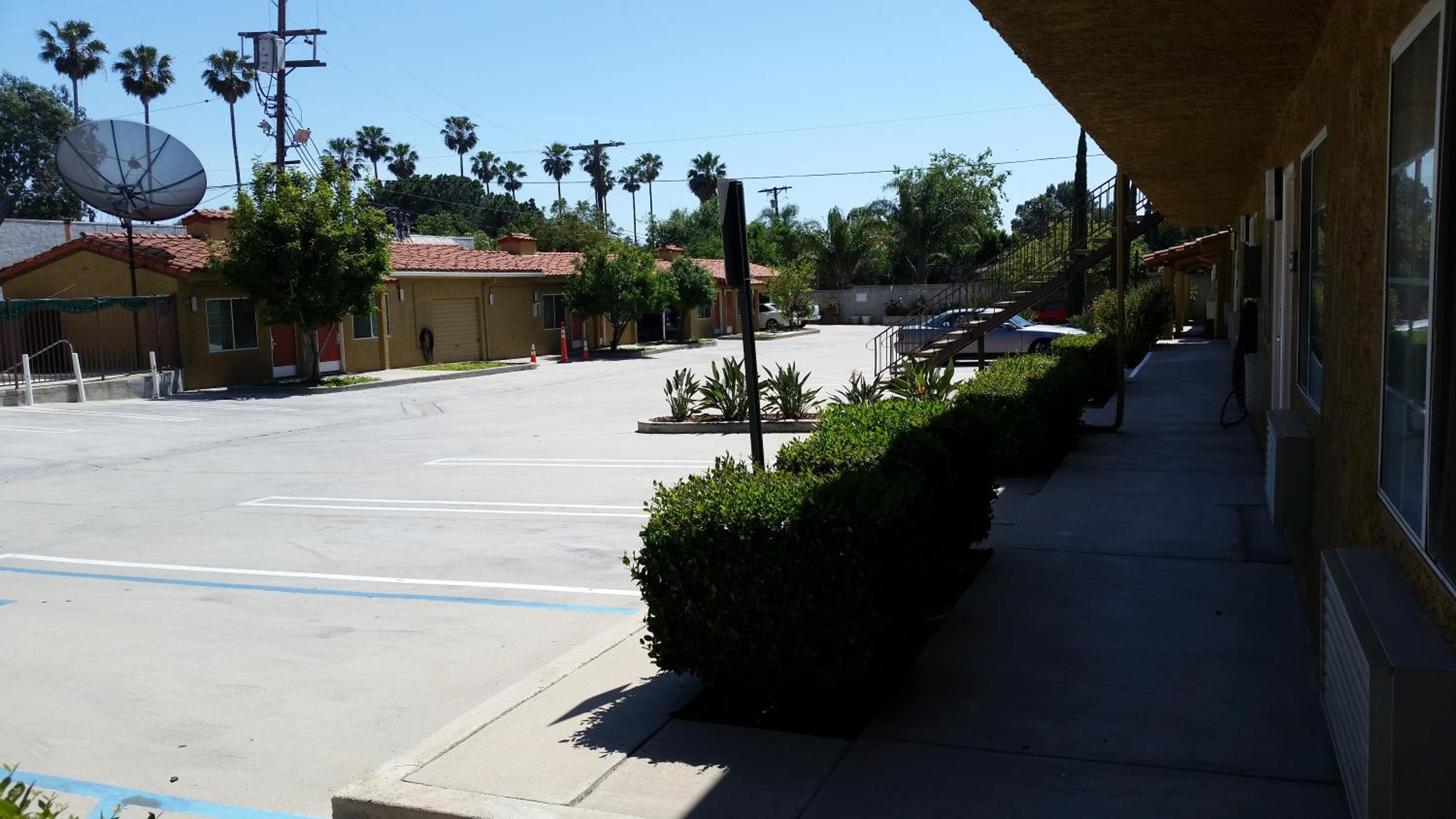Economy Inn Motel - Property Image 16
