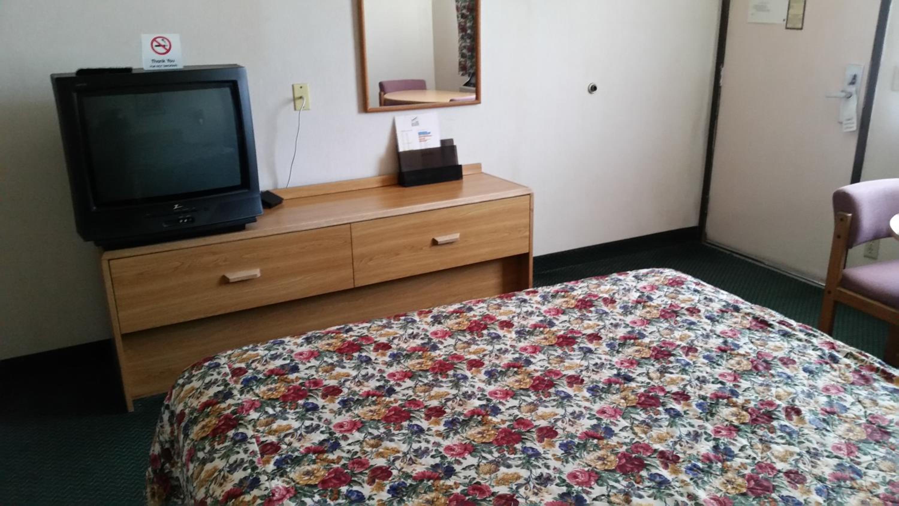 Economy Inn Motel - Property Image 18