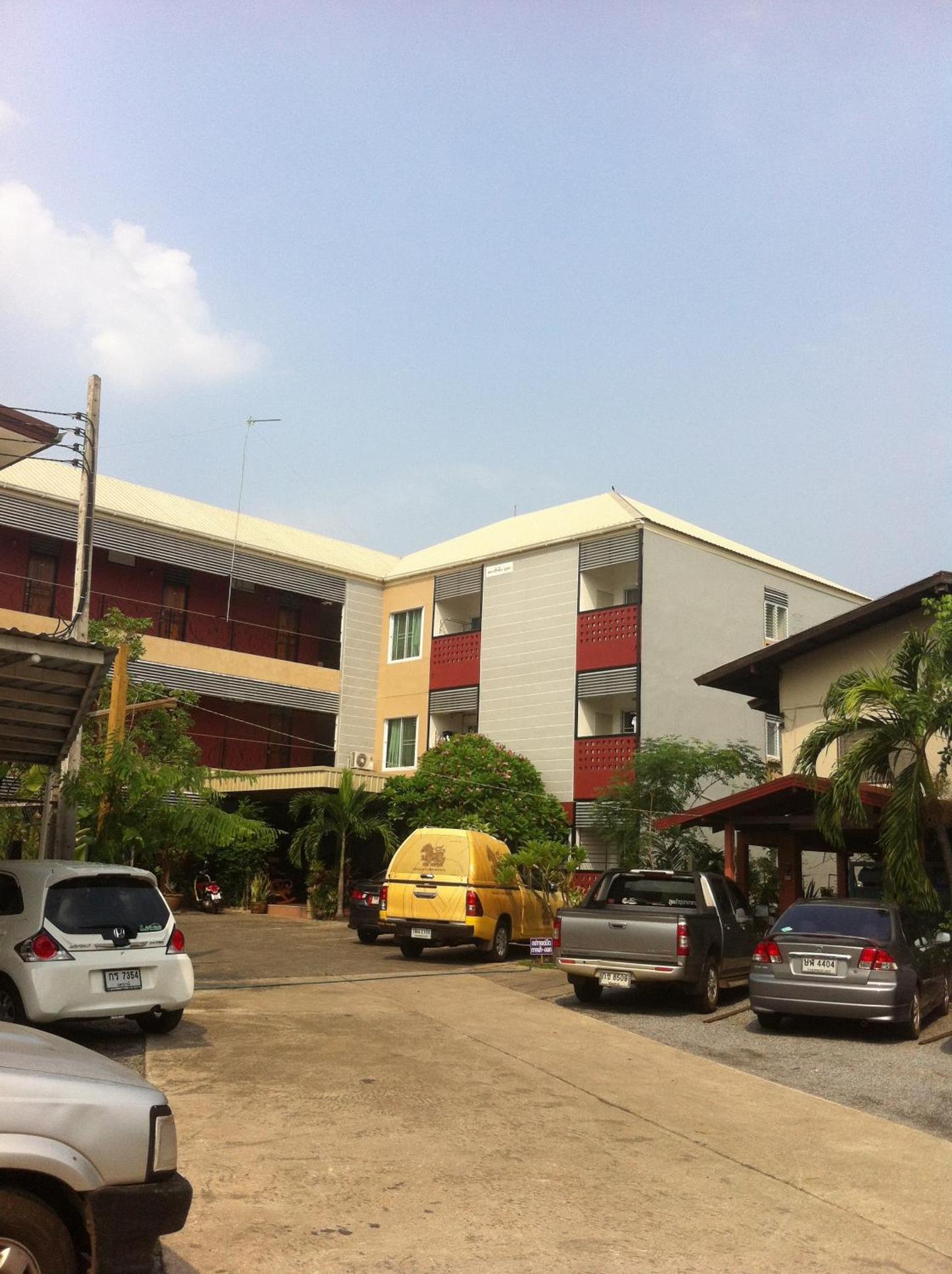 Pakdee House