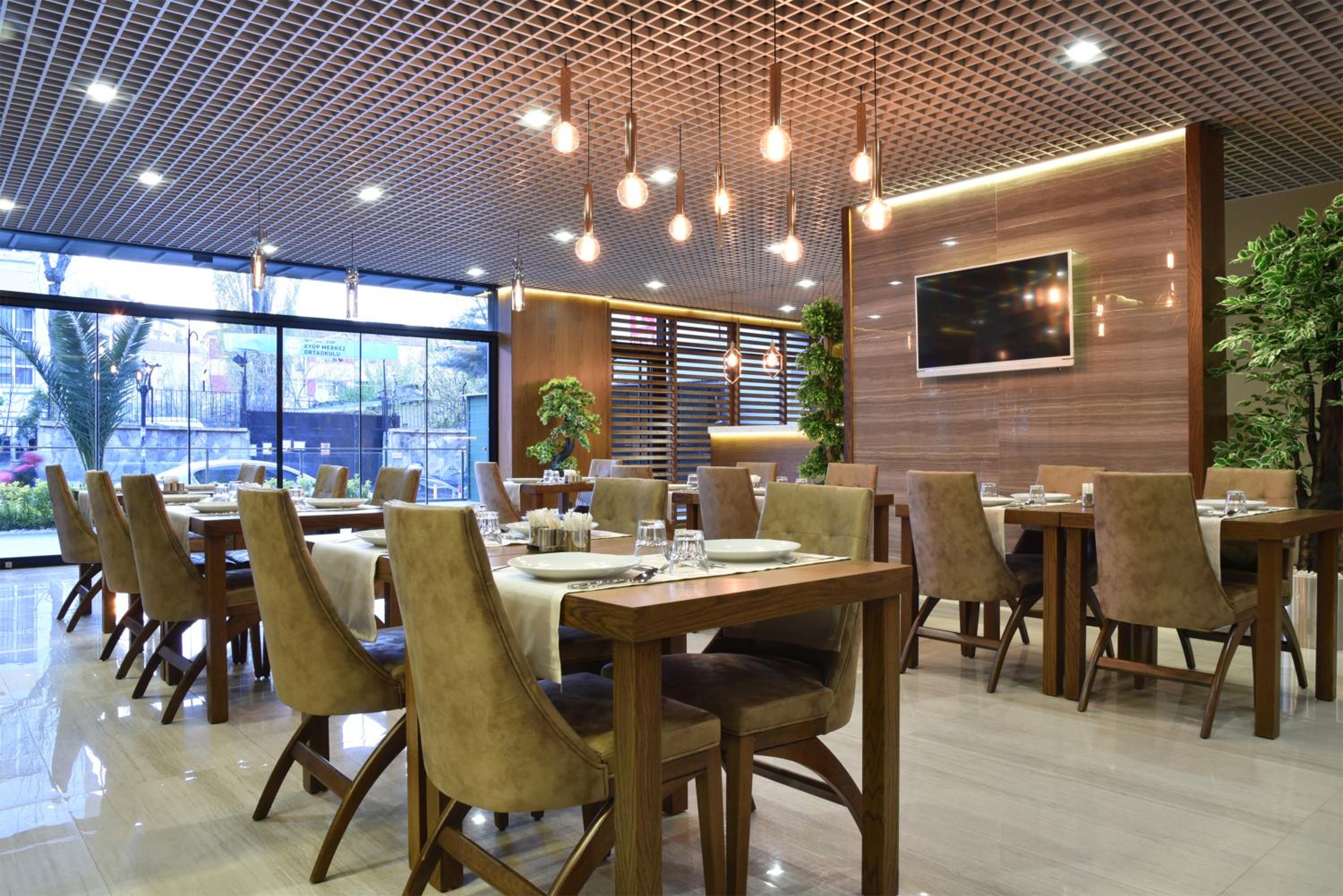The Elegant Otel - Image 32