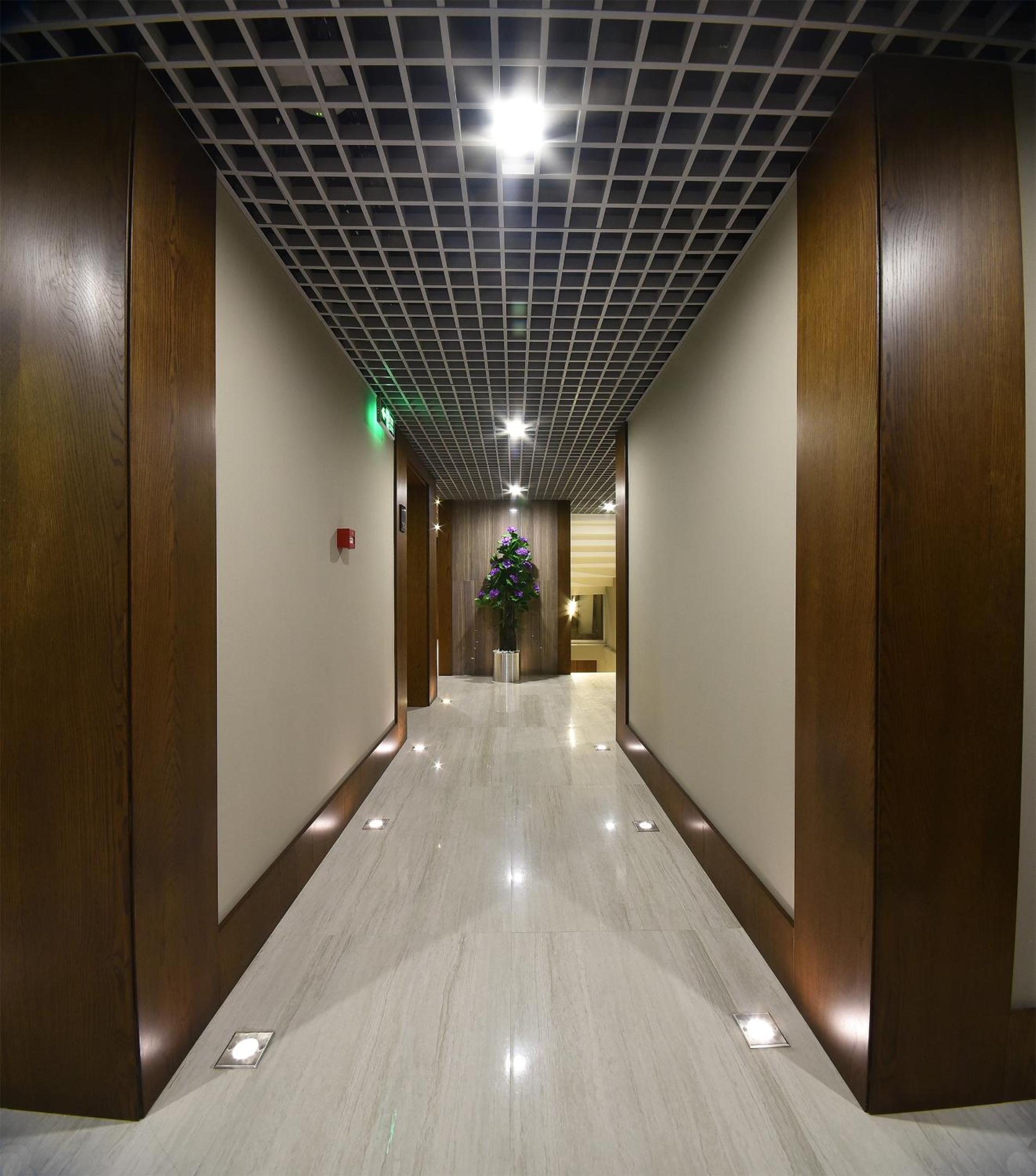 The Elegant Otel - Image 37